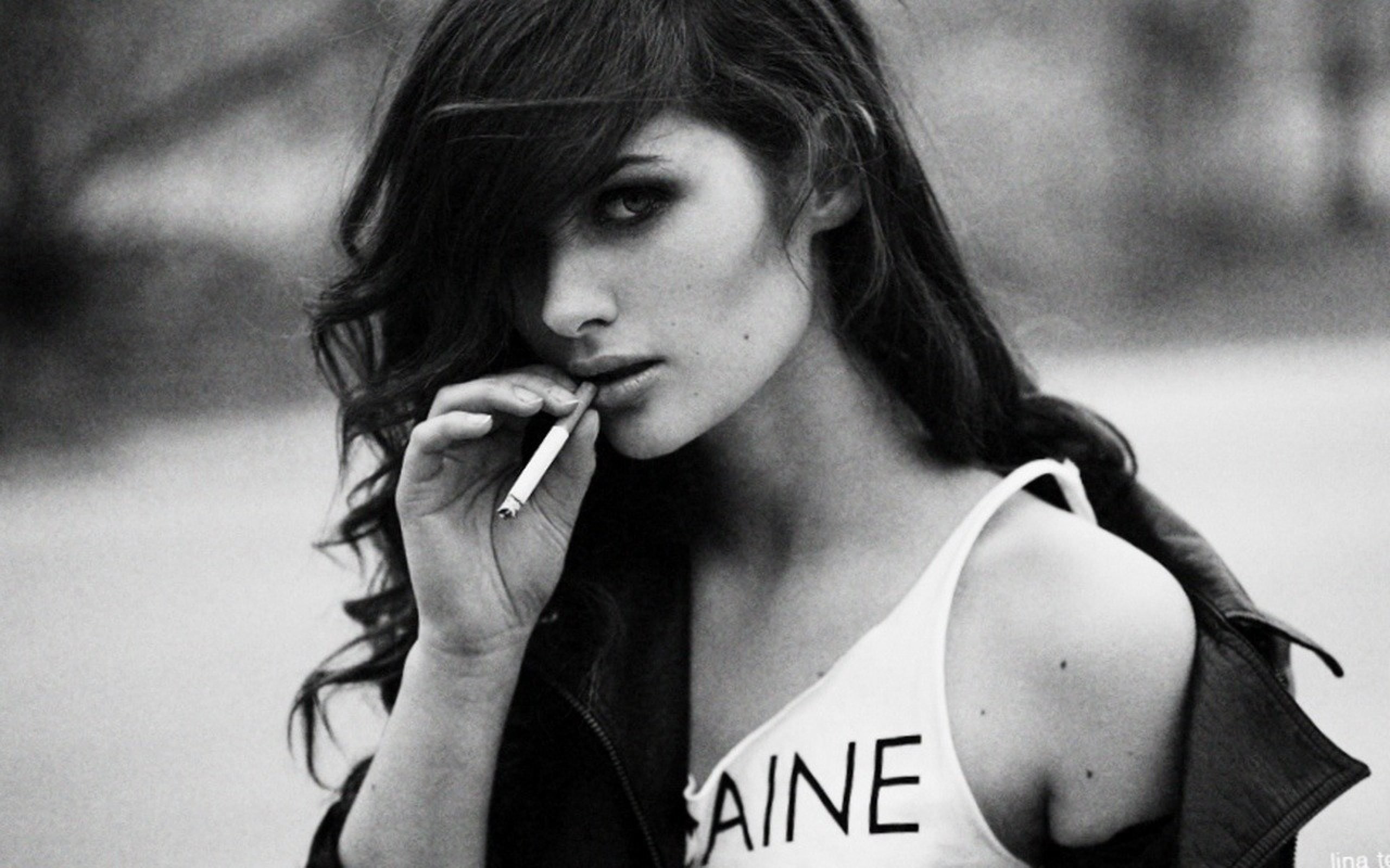 monochrome, hair in face, smoking issues, social issues, lifestyles, hairstyle, headshot, focus on foreground, communication, 2K, young women, cigarette, HD Wallpaper