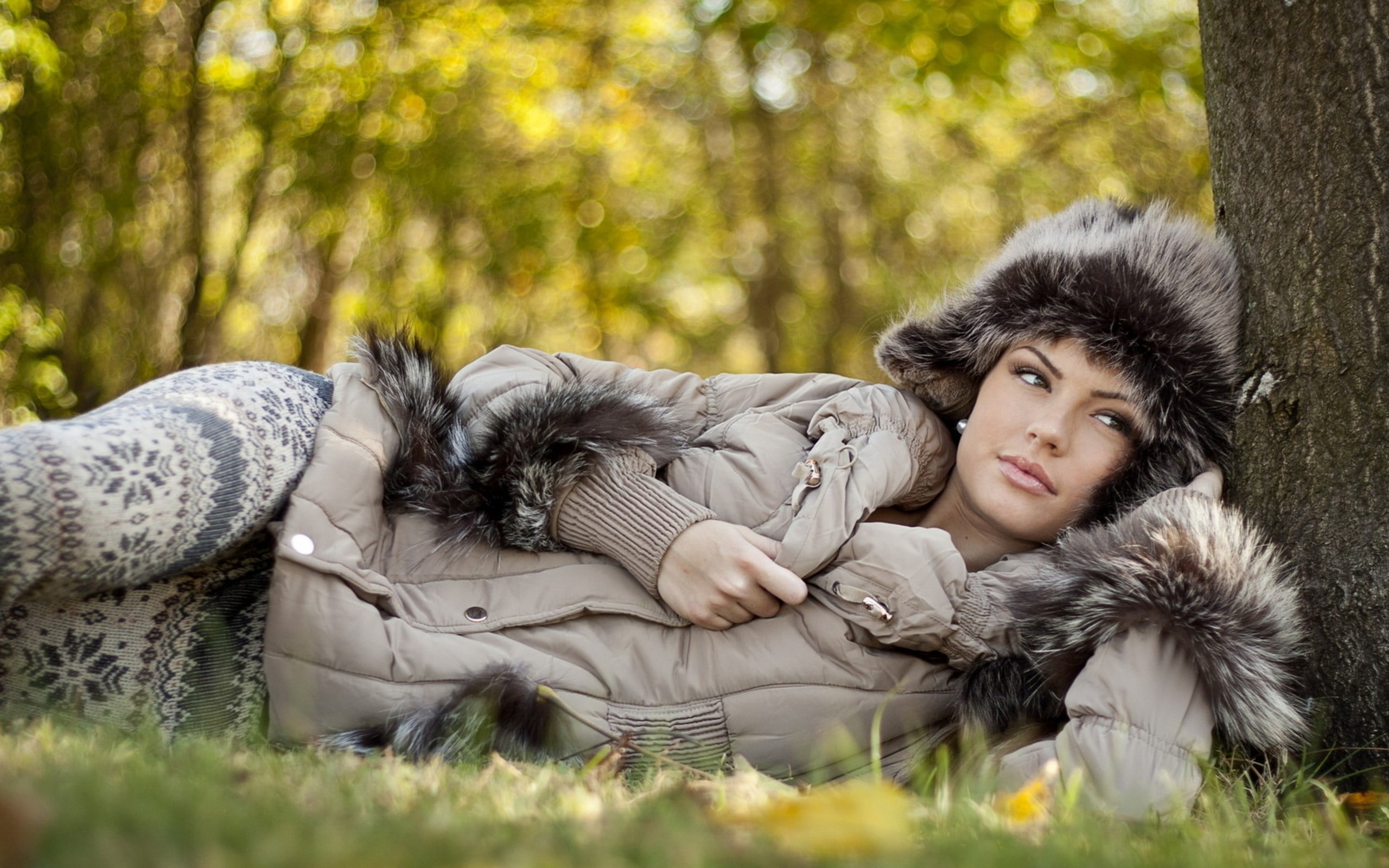 leaf, people, brown Hair, forest, love, one animal, beauty, autumn, grass, human Face, fashion, young Adult, lifestyles, park - Man Made Space, outdoors, HD Wallpaper