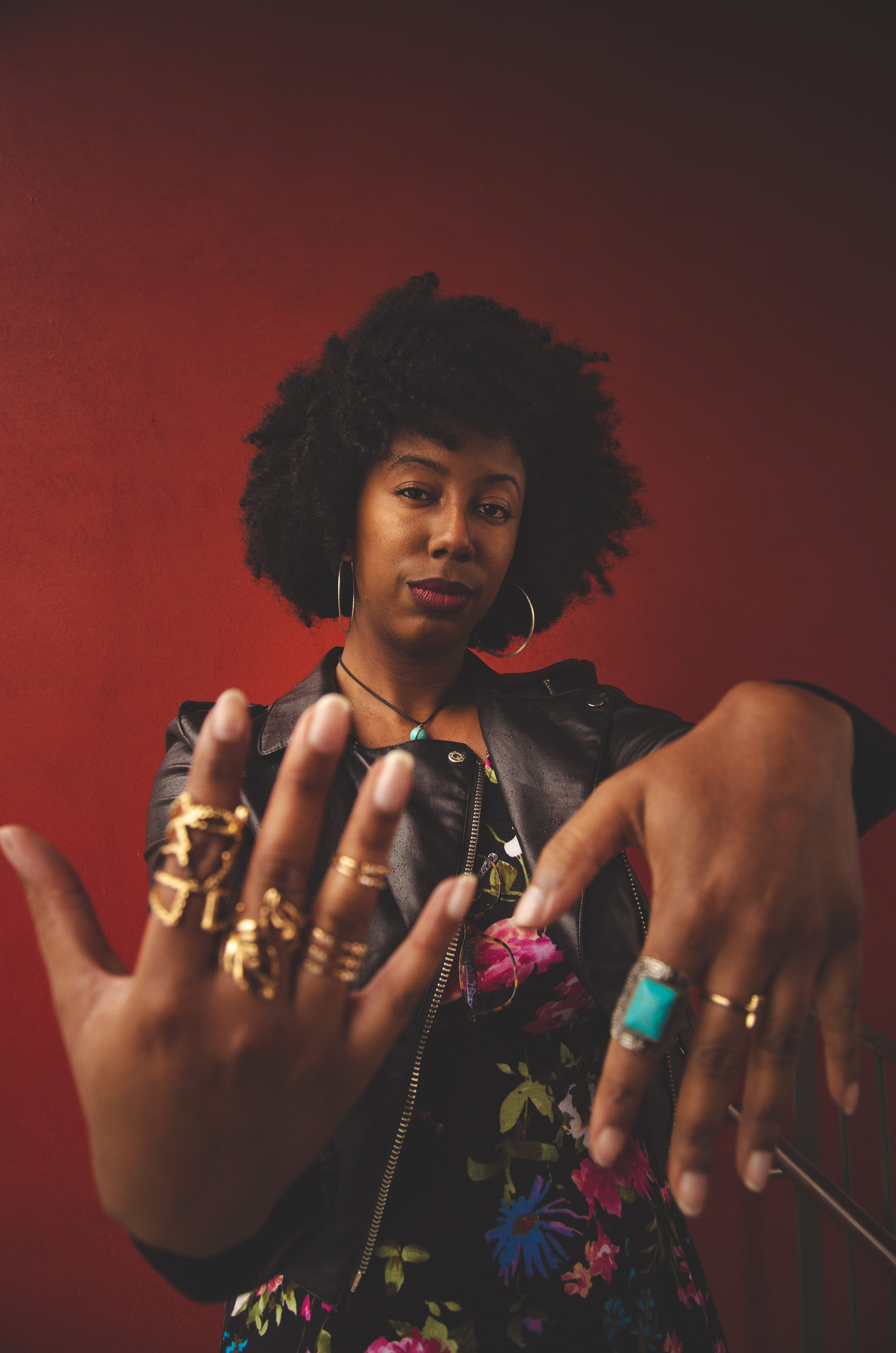afro, arts culture and entertainment, wear, young adult, adult, women, waist up, jewelry, one person, hands, hairstyle, 4K, fashion, showing, front view, Phone HD Wallpaper