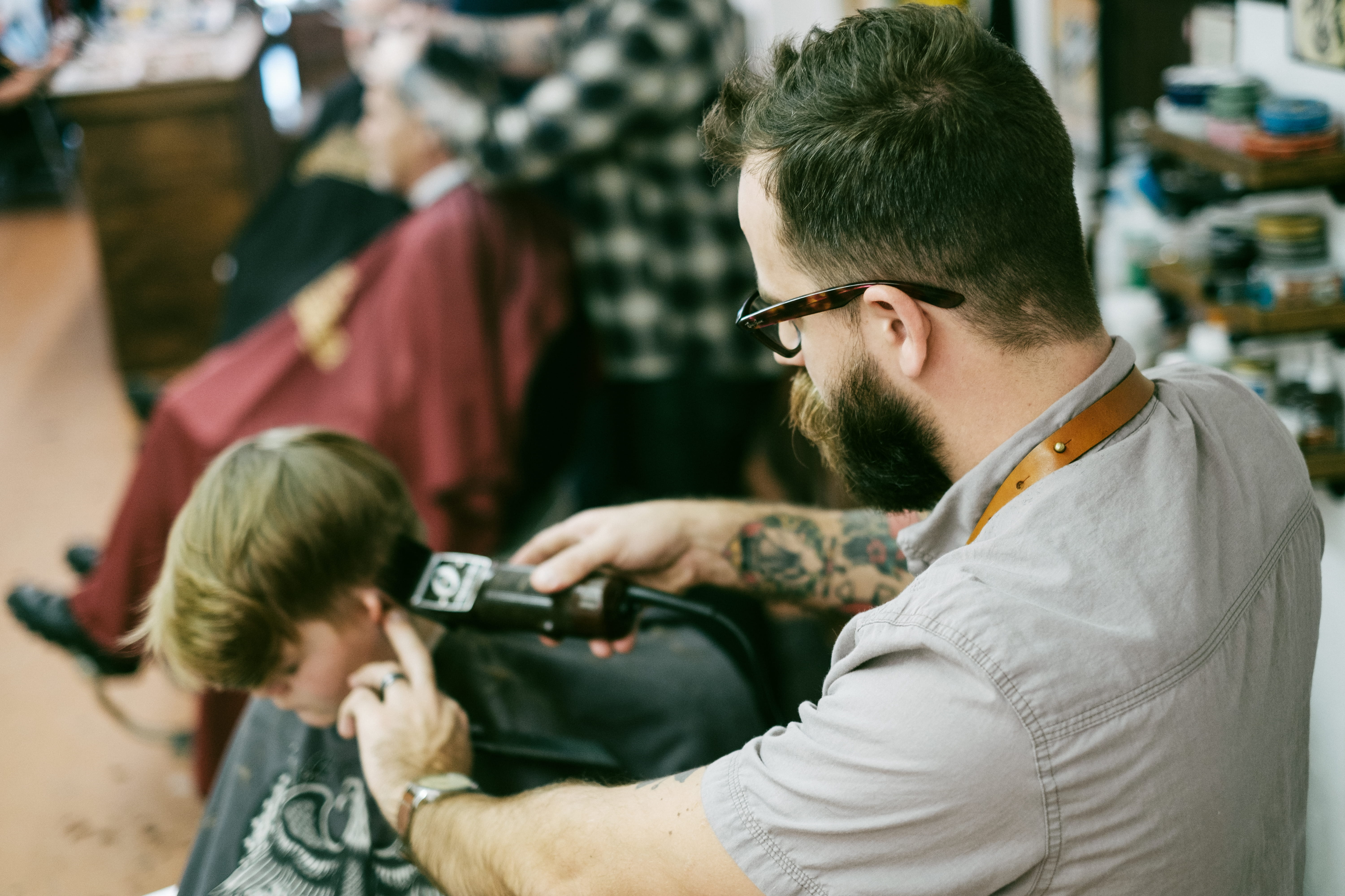 men, haircuts, hair, mens haircut, hair stylist, adult, hair master, boy, traditional barber, lifestyles, fairhope, hairdresser, 5K, job, people, working, HD Wallpaper