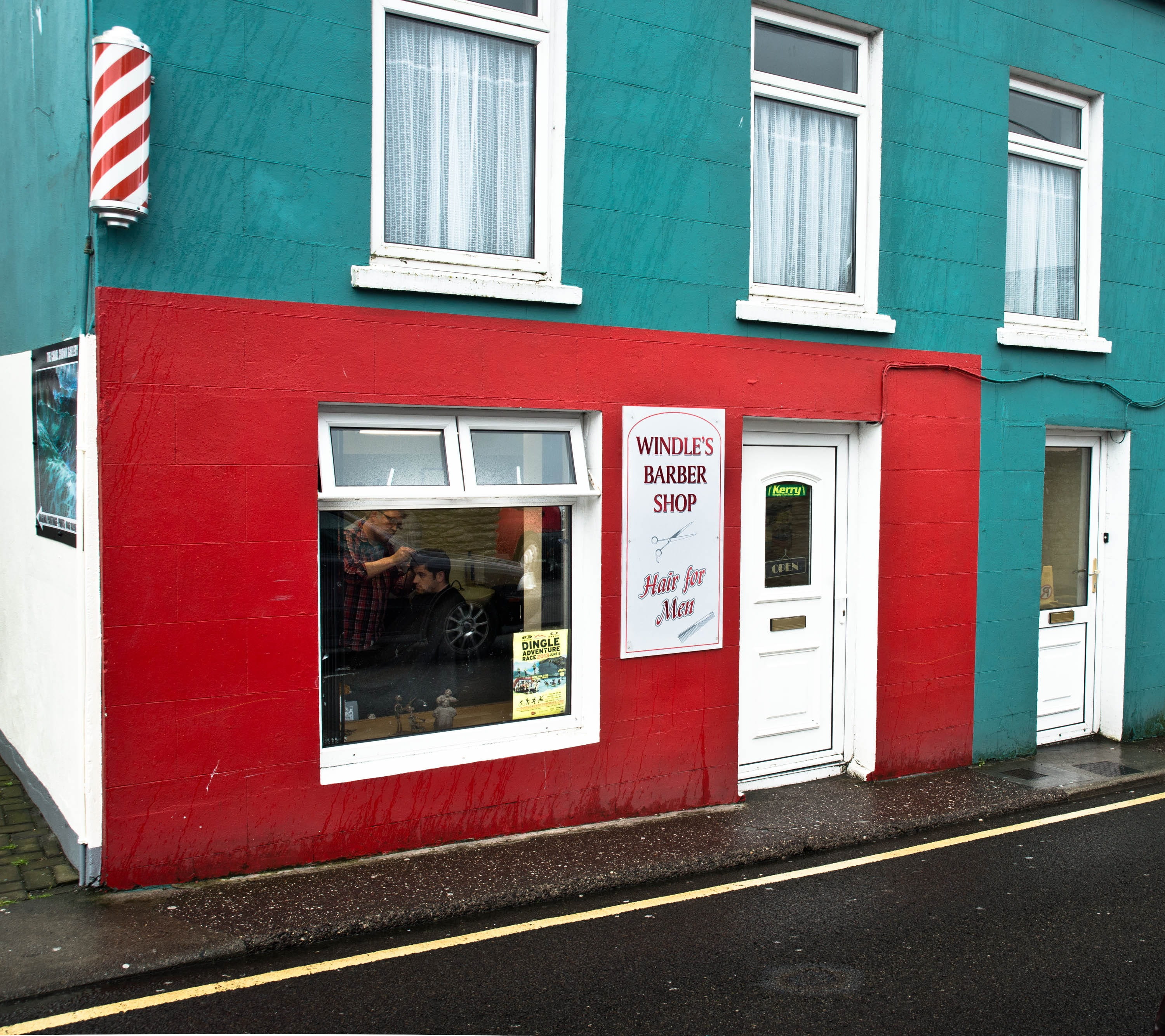 turquoise, store, communication, outdoors, architecture, red, street photography, building, transparent, street, barber beauty shop, sidewalk, glass - material, HD Wallpaper