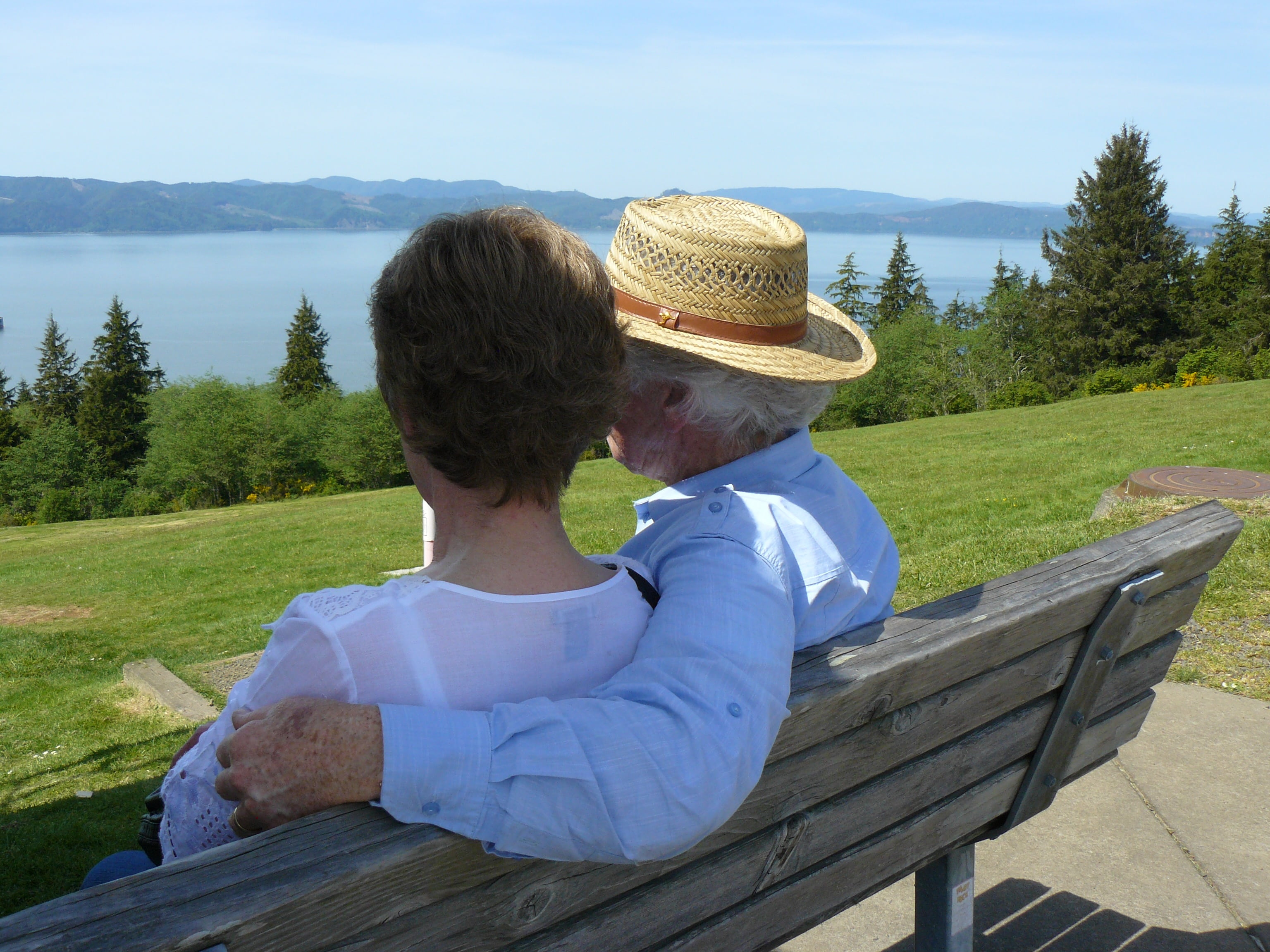 long, leisure activity, astoria, grandparents, forest, love, affection, countryside, real people, adult, seat, woman, romantic, lifestyles, couple, rear view, HD Wallpaper