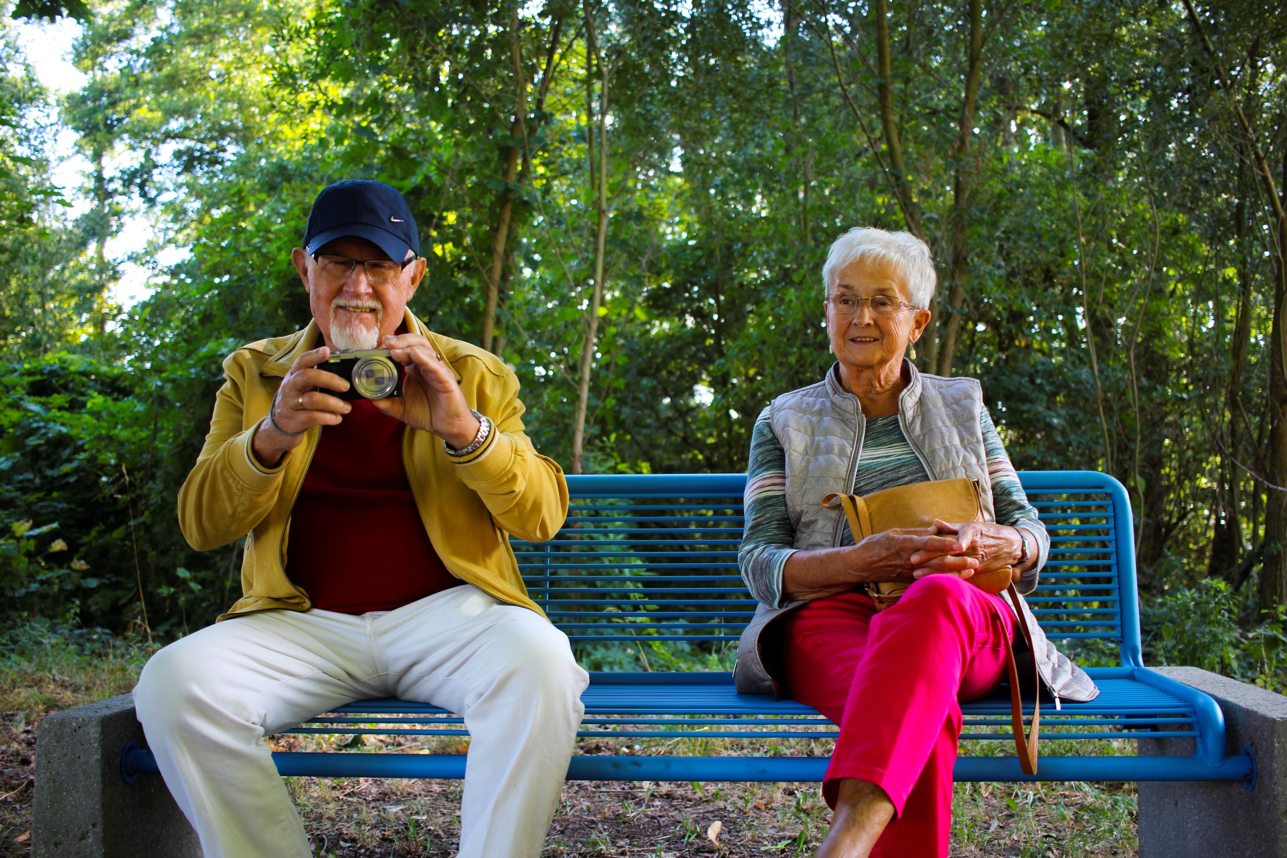 men, photograph, senior women, leisure activity, married, front view, sun, sitting, lifestyles, day, grandpa, grandparents, seniors, togetherness, sit, HD Wallpaper