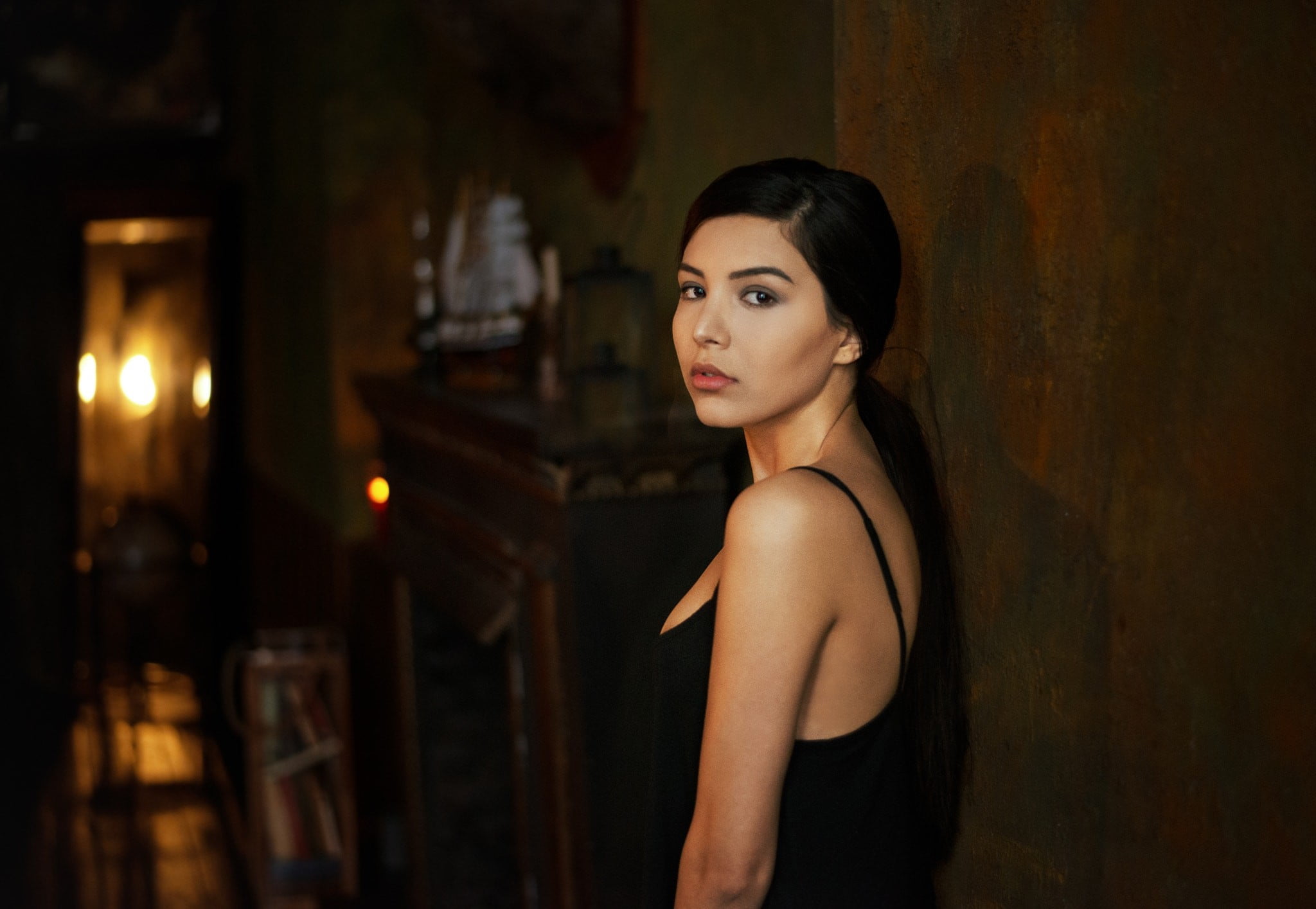 Maxim Maximov, fashion, young adult, women, young women, waist up, beauty, looking over shoulder, Sofi Asadullayeva, glamour, looking at camera, elegance, HD Wallpaper