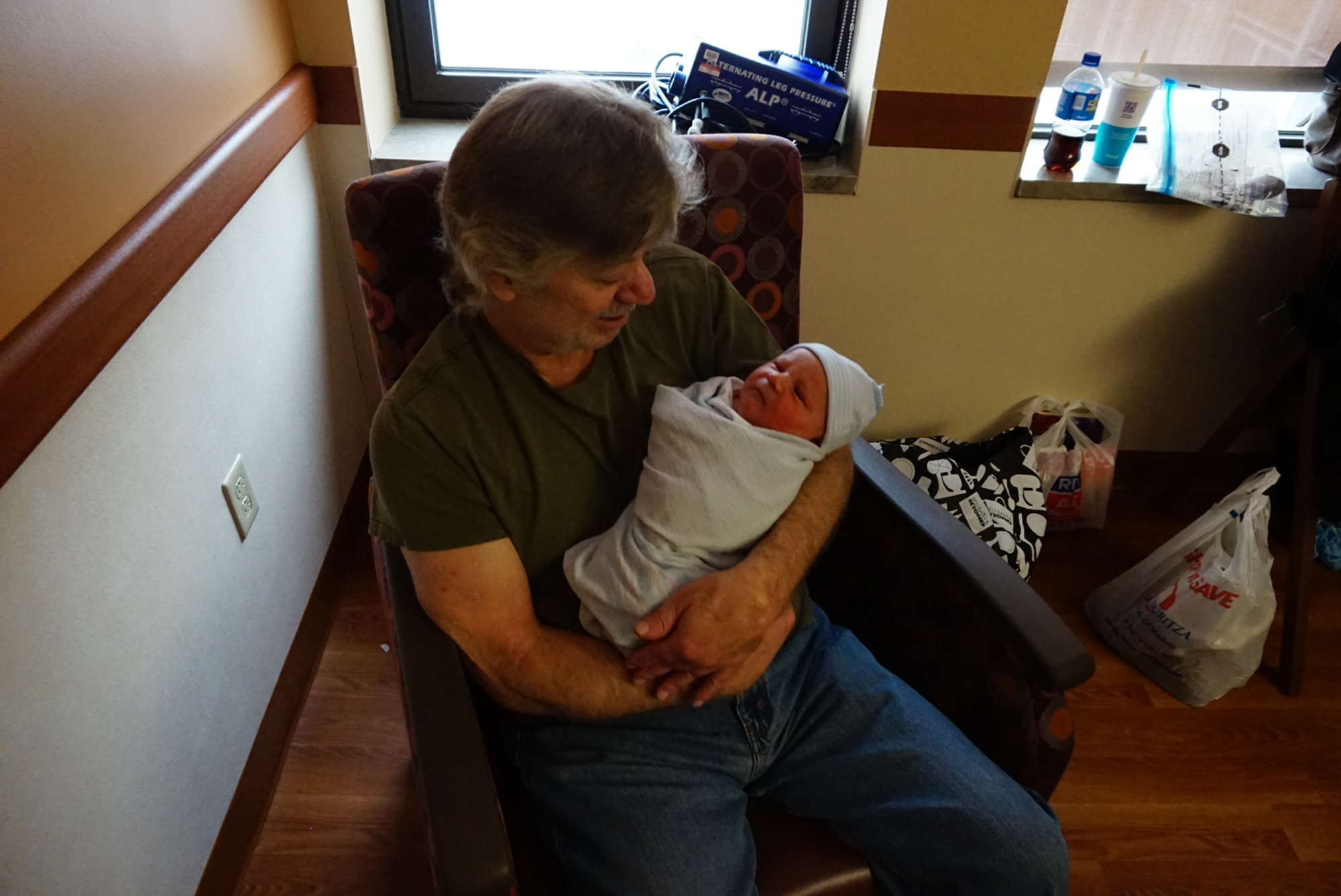 males, emotion, great, care, lifestyles, holding, pap, grandfather, baby, indoors, real people, 1080P, men, home interior, mature adult, people, day, newborn, HD Wallpaper