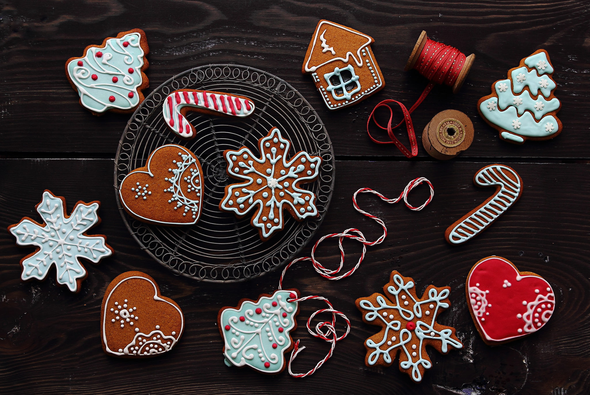 New Year, Christmas, herringbone, glaze, 1080P, snowflakes, figures, winter, house, cookies, holidays, cakes, hearts, HD Wallpaper