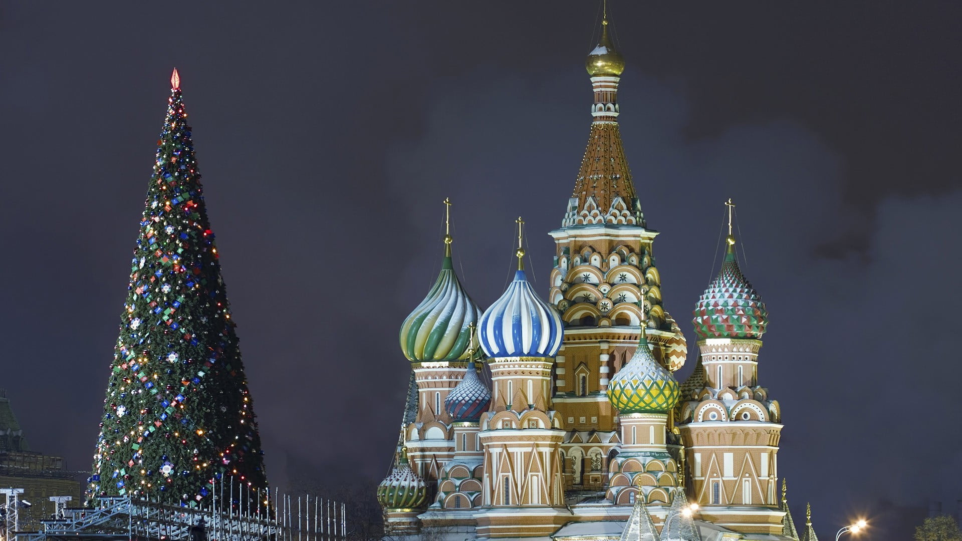night, building, green, spire, Christmas, architecture, kremlin, church, religion, New, history, castle, spruce, no people, russian Culture, Tree, saint, HD Wallpaper