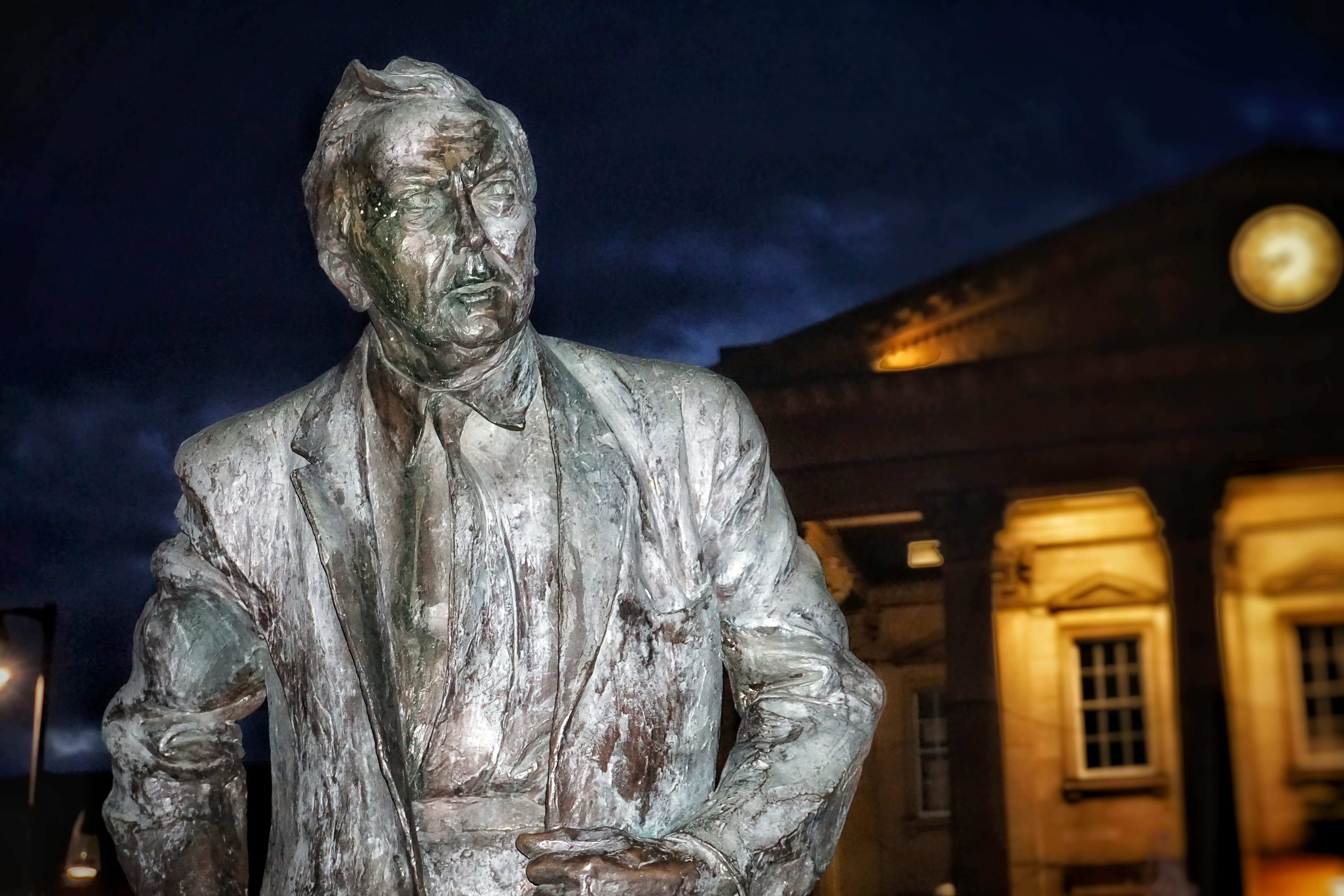4K, Harold Wilson, sky, British, human representation, spooky, nature, Statue, adult, architecture, history, low angle view, craft, illuminated, cloud - sky, HD Wallpaper