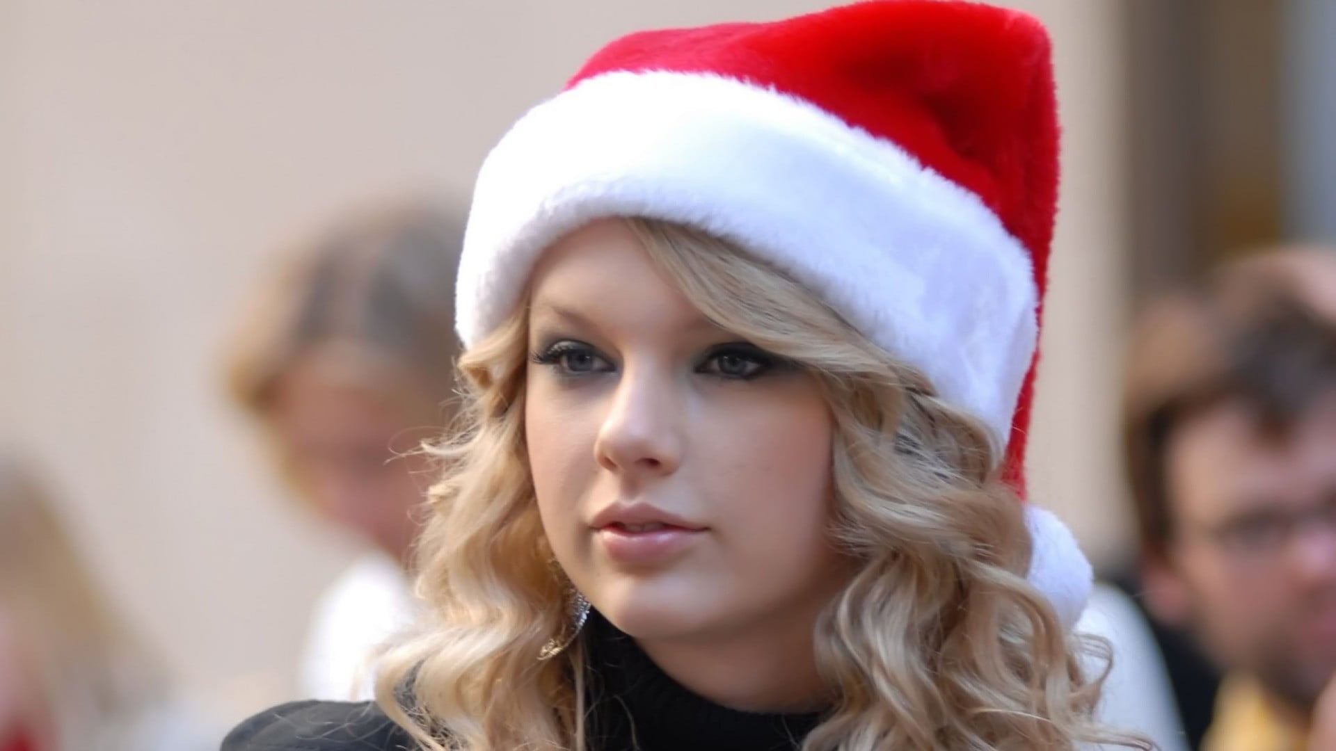 people, headshot, singer, close-up, incidental people, santa hat, young women, young adult, blonde, blond hair, focus on foreground, hair, Taylor Swift, HD Wallpaper