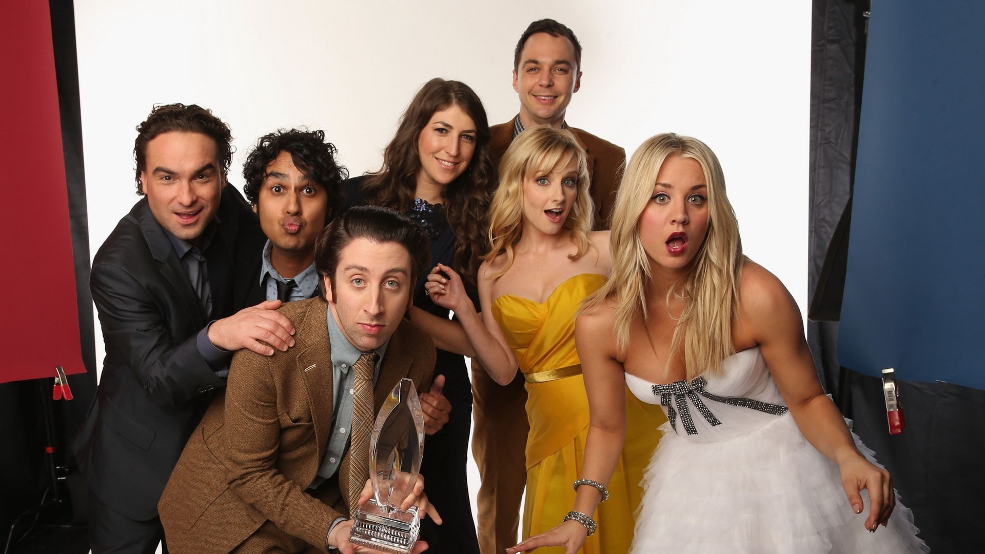 medium group of people, teenager, group, young adult, friendship, 1080P, people, portrait, happiness, standing, indoors, the big bang theory sheldon cooper leonard hofstadter penny howard wolowitz raj koothrappali amy farrah fowler bernadette rostenkowski mayim bialik, HD Wallpaper