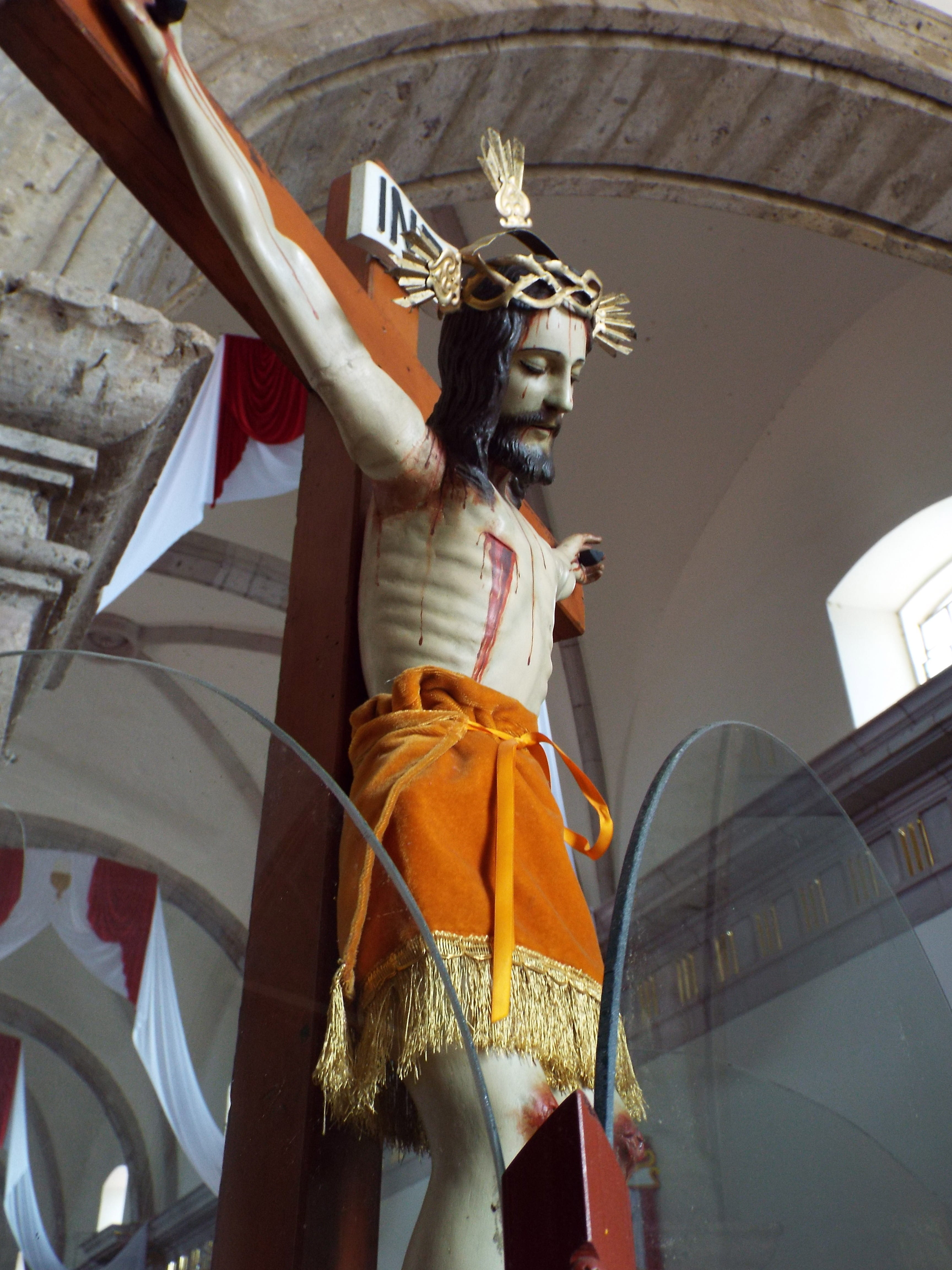 Religious, real people, resurrection, spiritual, crucifix, people, art and craft, adults only, sculpture, indoors, holy, church, occupation, day, God, rear view, Phone HD Wallpaper