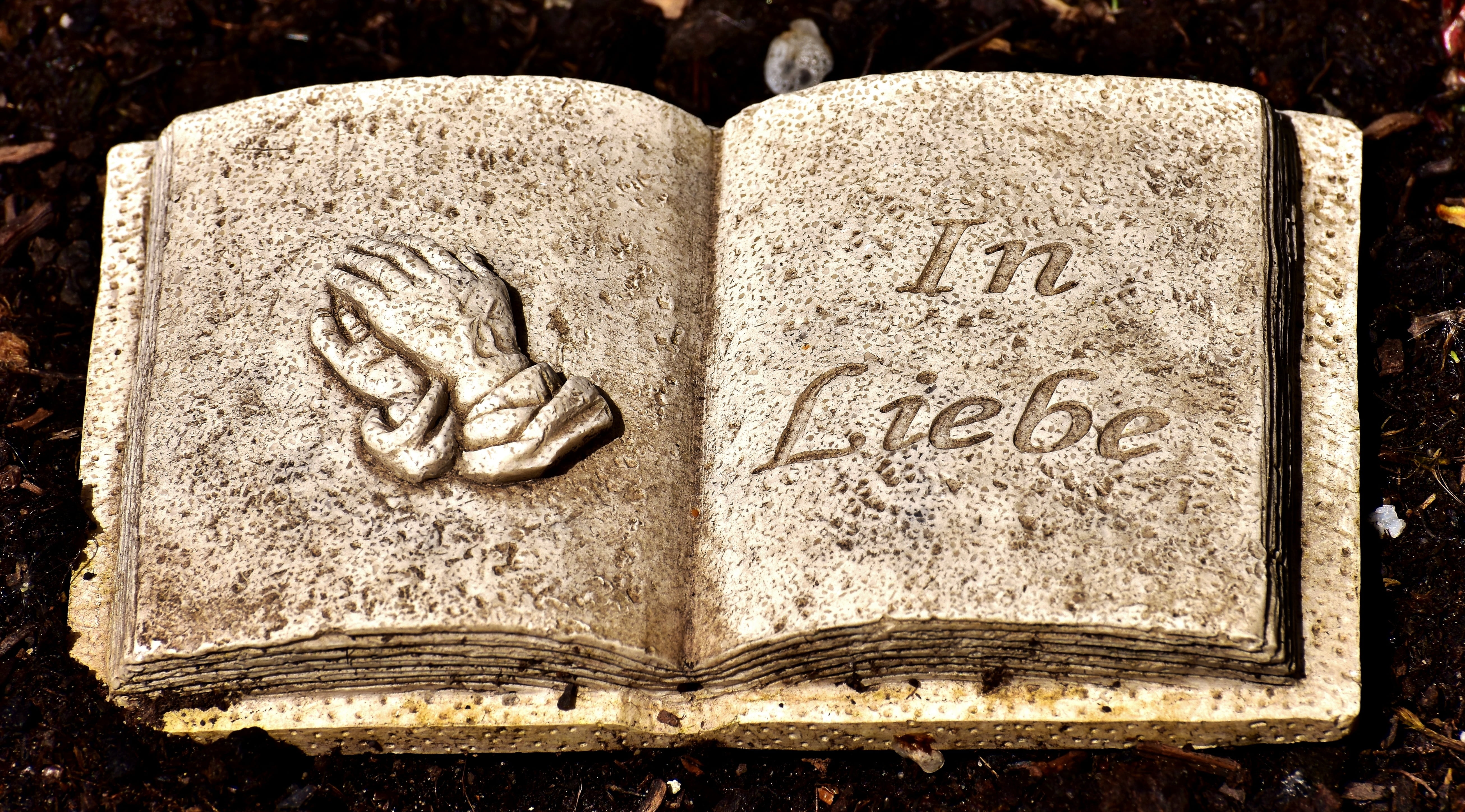 human representation, day, an unforgettable experience, in love, old, cemetery, religion, art and craft, no people, in commemoration, the past, 5K, carving - craft product, HD Wallpaper