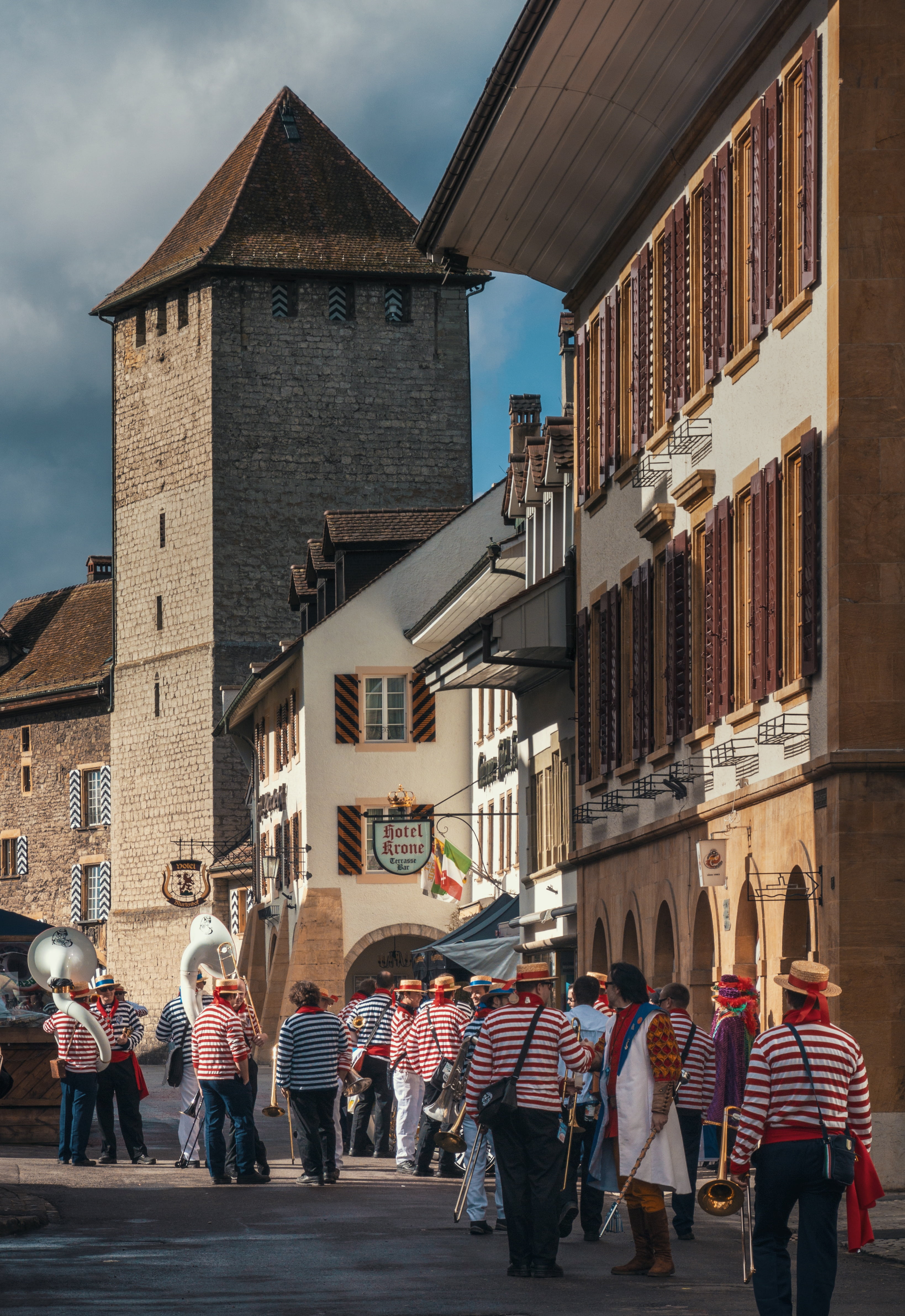 city, people, red, travel destinations, white, walking, 4K, nature, carnival, leisure activity, large group of people, architecture, switzerland, guggen, Phone HD Wallpaper