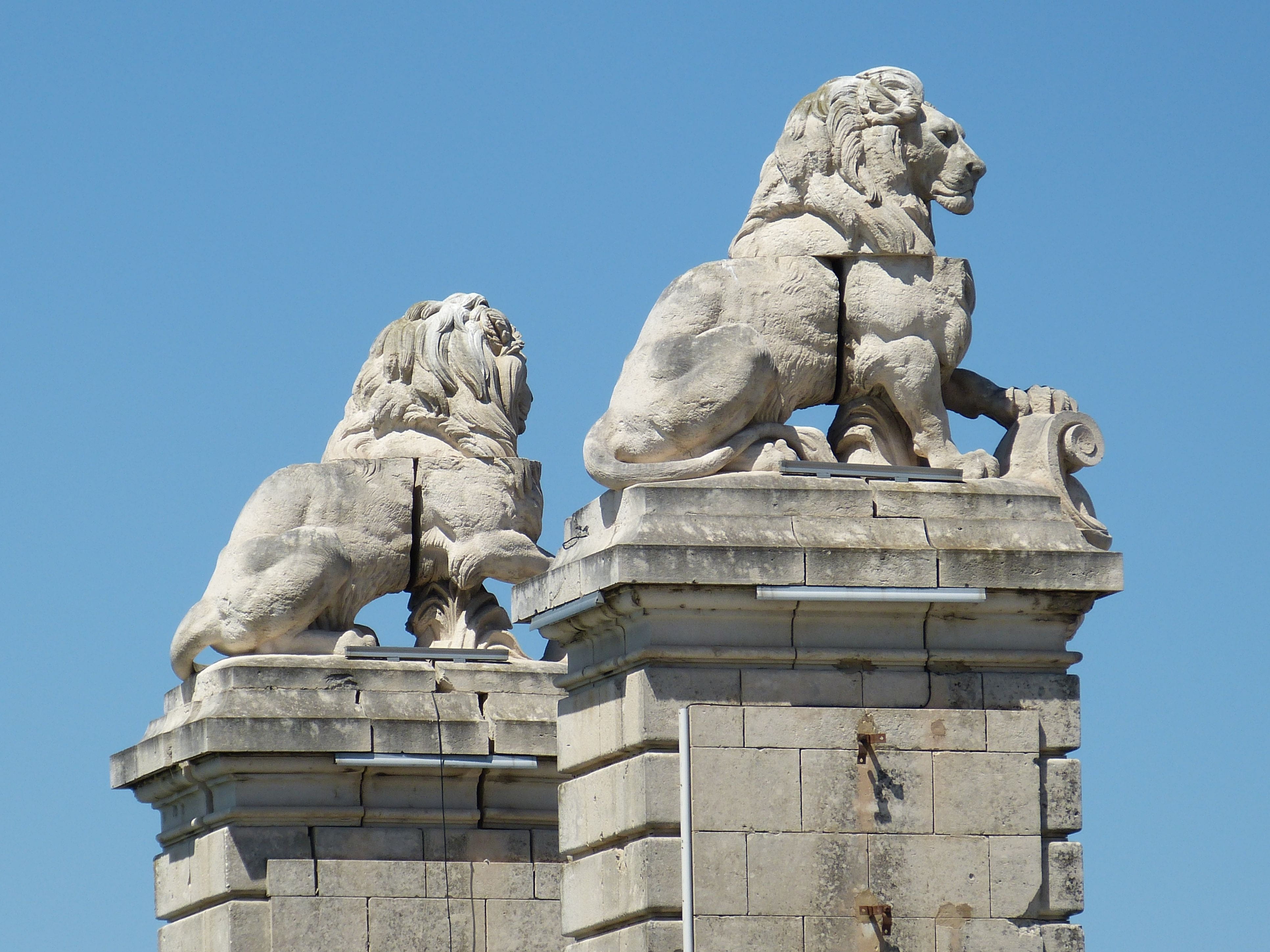rhône, old town, low angle view, blue, male likeness, day, statue, travel destinations, the past, 4K, creativity, sculpture, representation, arles, human representation, HD Wallpaper