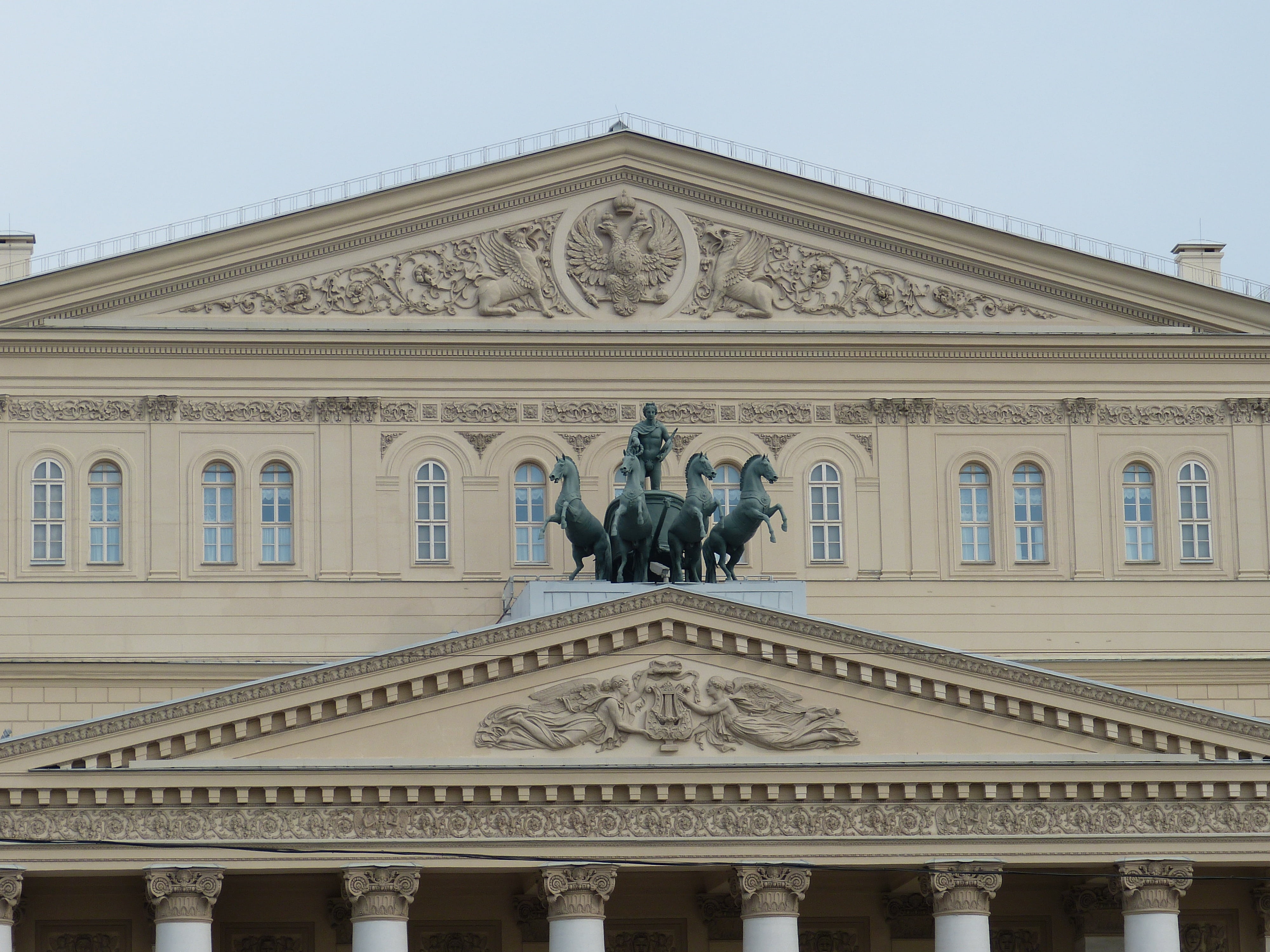 tourism, architectural column, theater, quadriga, capital, historically, statue, figure, europe, building exterior, male likeness, sky, the past, 4K, low angle view, HD Wallpaper