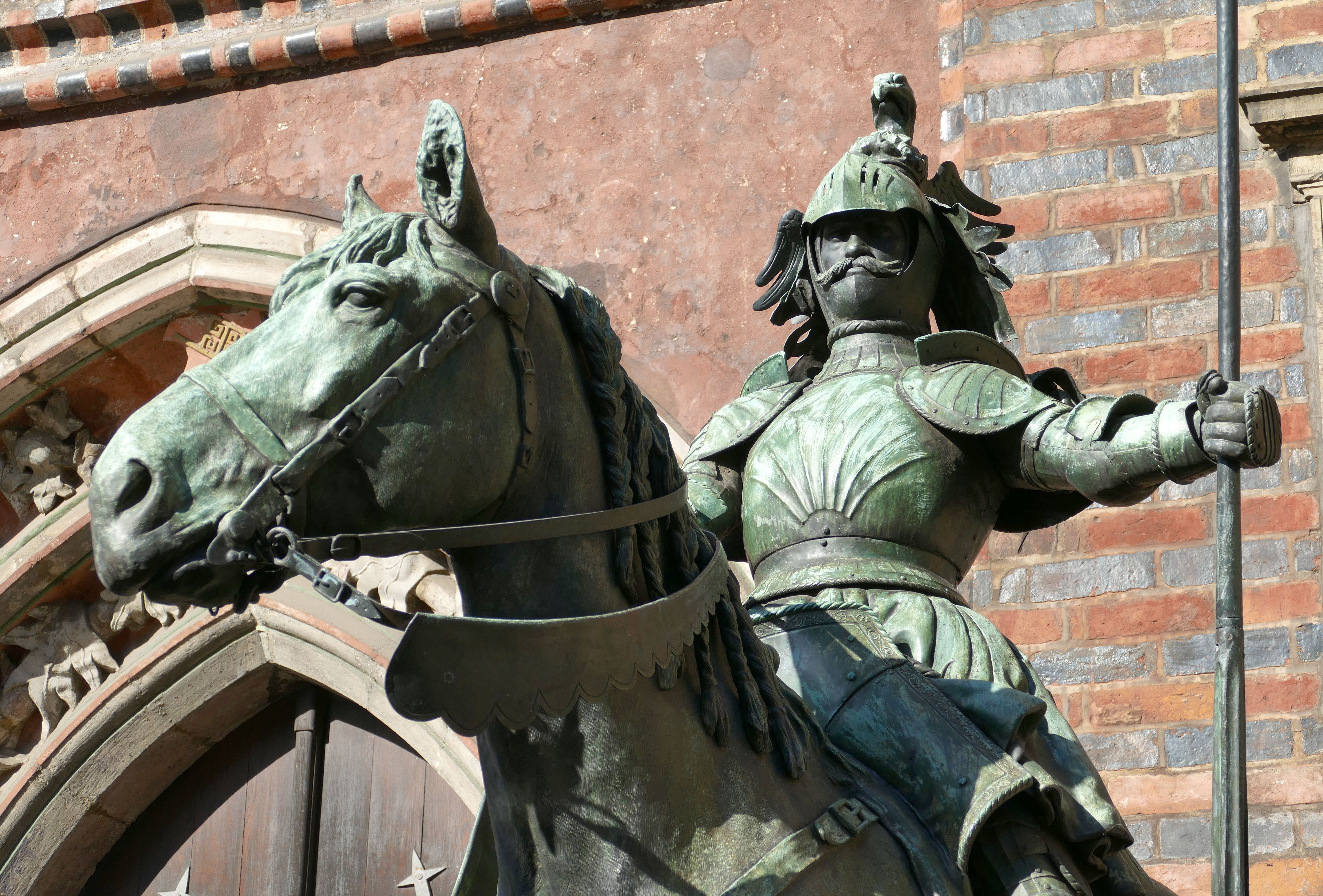 figure, helm, domestic animals, no people, human representation, the past, day, livestock, statue, historic center, bremen, middle ages, domestic, sculpture, HD Wallpaper