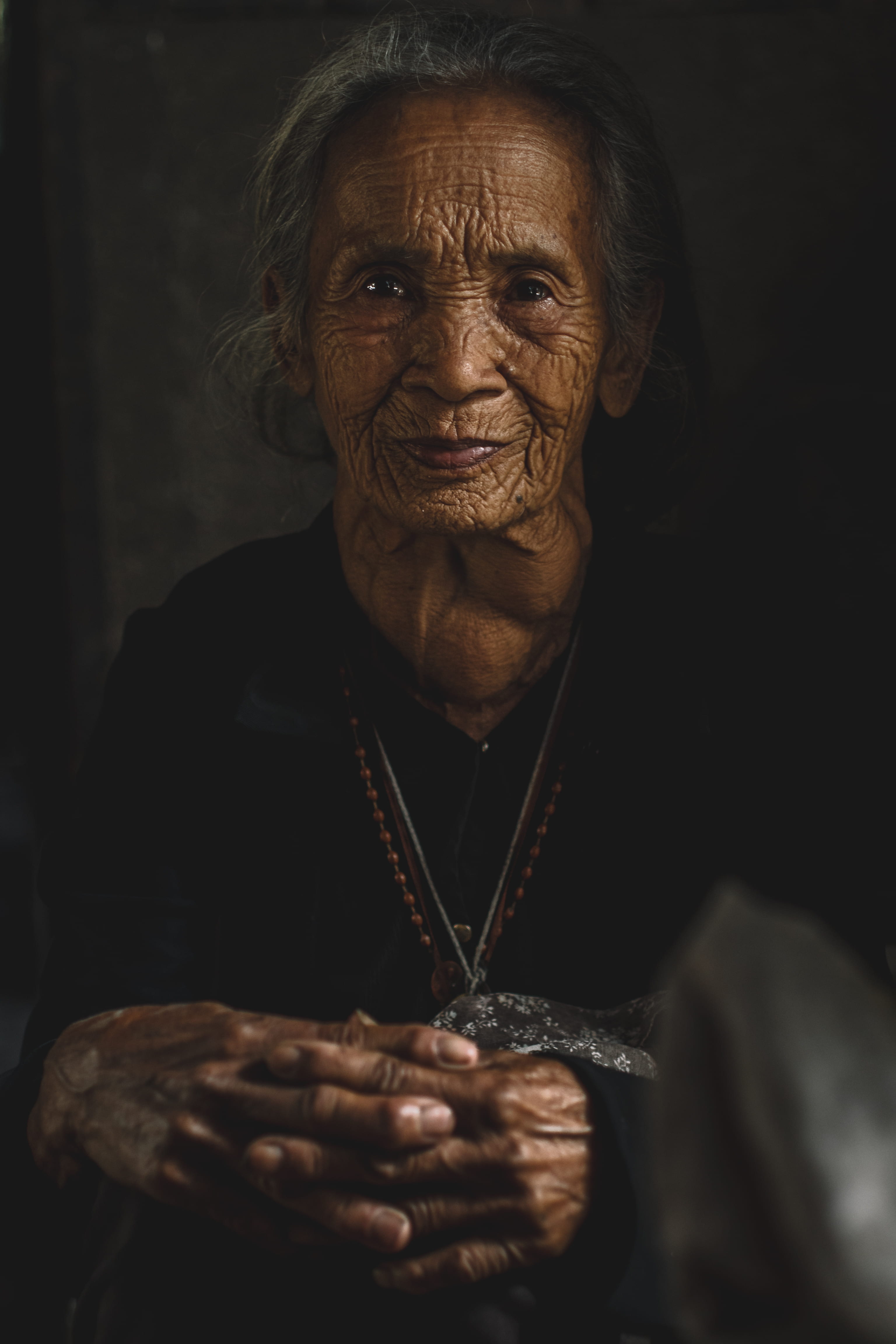 one person, elder, photography, woman, lifestyles, old, ifugao, elderly, wrinkled, senior adult, female, human, focus, retirement, face, leisure activity, Phone HD Wallpaper