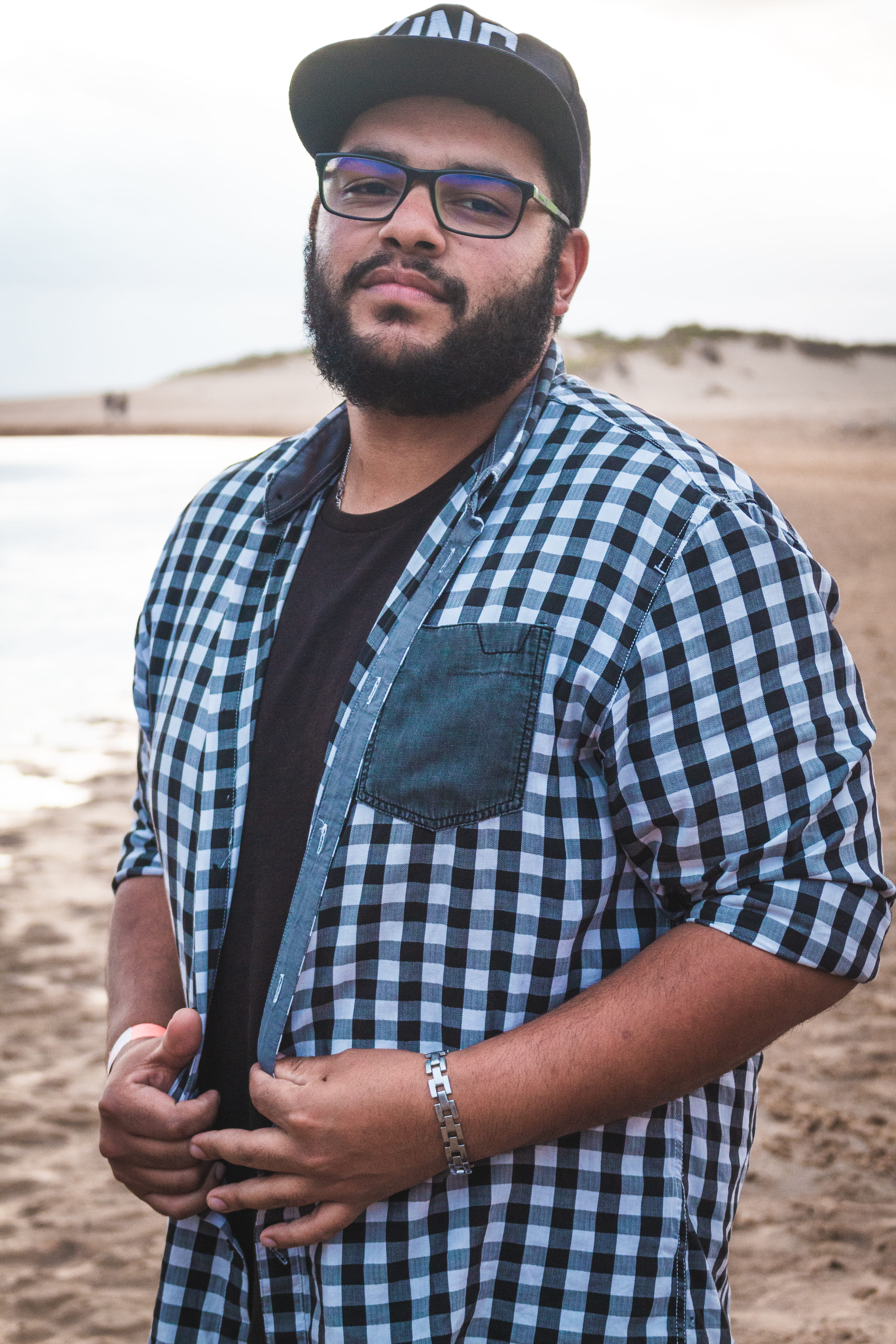 wear, casual, real people, water, gingham, nature, framed, outdoors, person, eyewear, sunglasses, land, style, young men, cap, one person, black, young adult, Phone HD Wallpaper