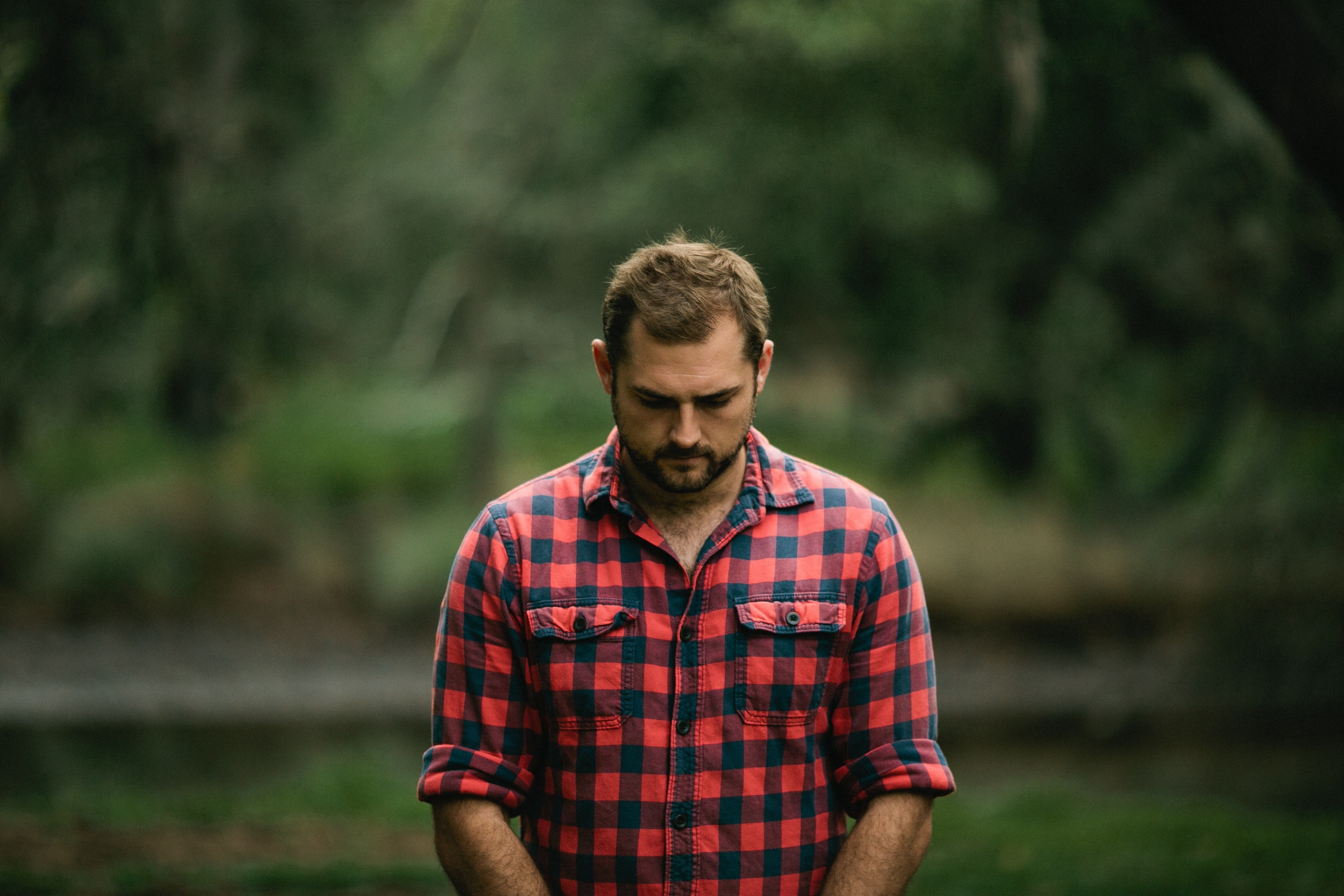 casual clothing, checked pattern, red, brown hair, waist up, young adult, people, looking, portrait, contemplation, facial hair, standing, one person, long, HD Wallpaper