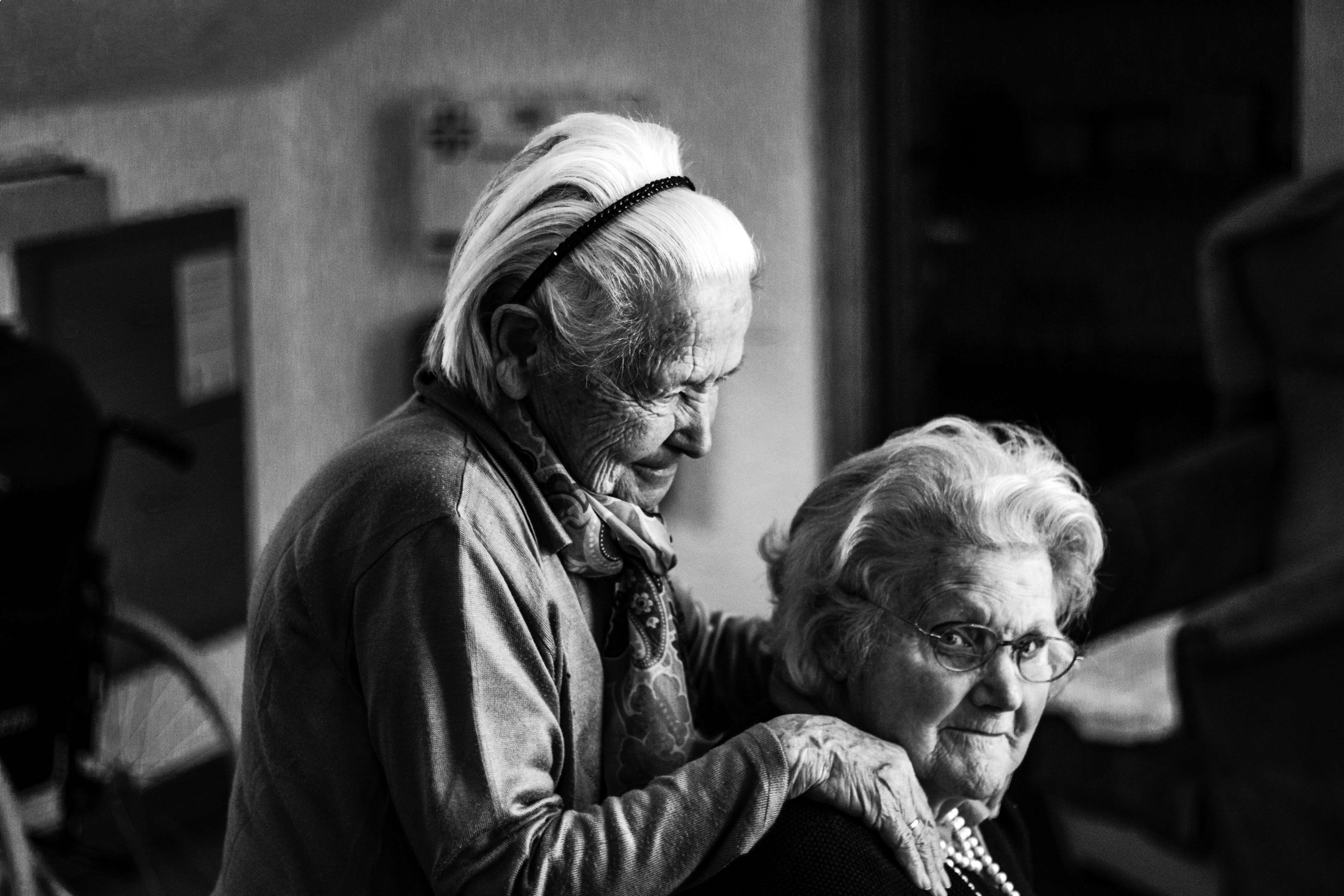 care, love, healthcare and medicine, senior women, emotion, women, fold, woman, old, seniors, females, focus on foreground, retirement home, togetherness, HD Wallpaper