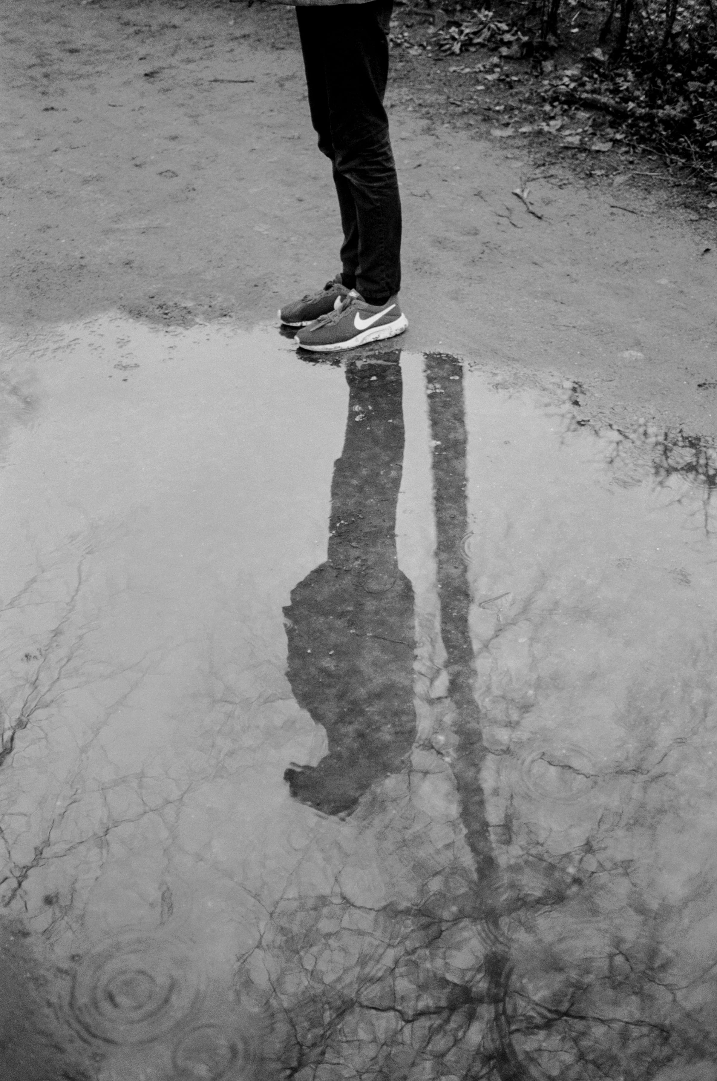 lifestyles, city, reflection, real people, standing, walking, film, human limb, body part, puddle, ilford black and white, low section, malente, 2K, human body part, Phone HD Wallpaper