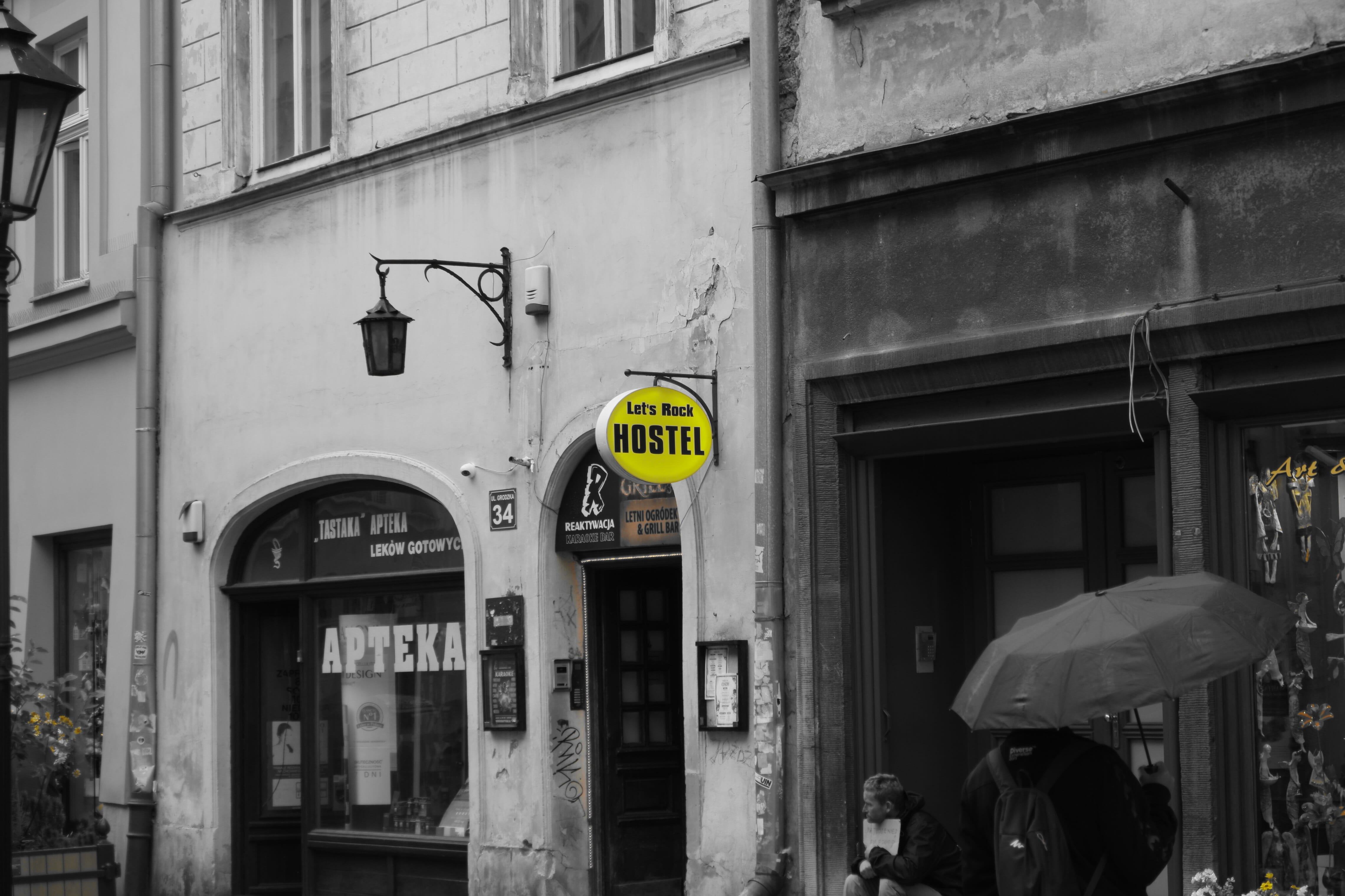 scary, road sign, mood, secret, built structure, hostel, building exterior, city, weird, abendstimmung, incidental people, outdoors, halloween, fear, lost places, HD Wallpaper