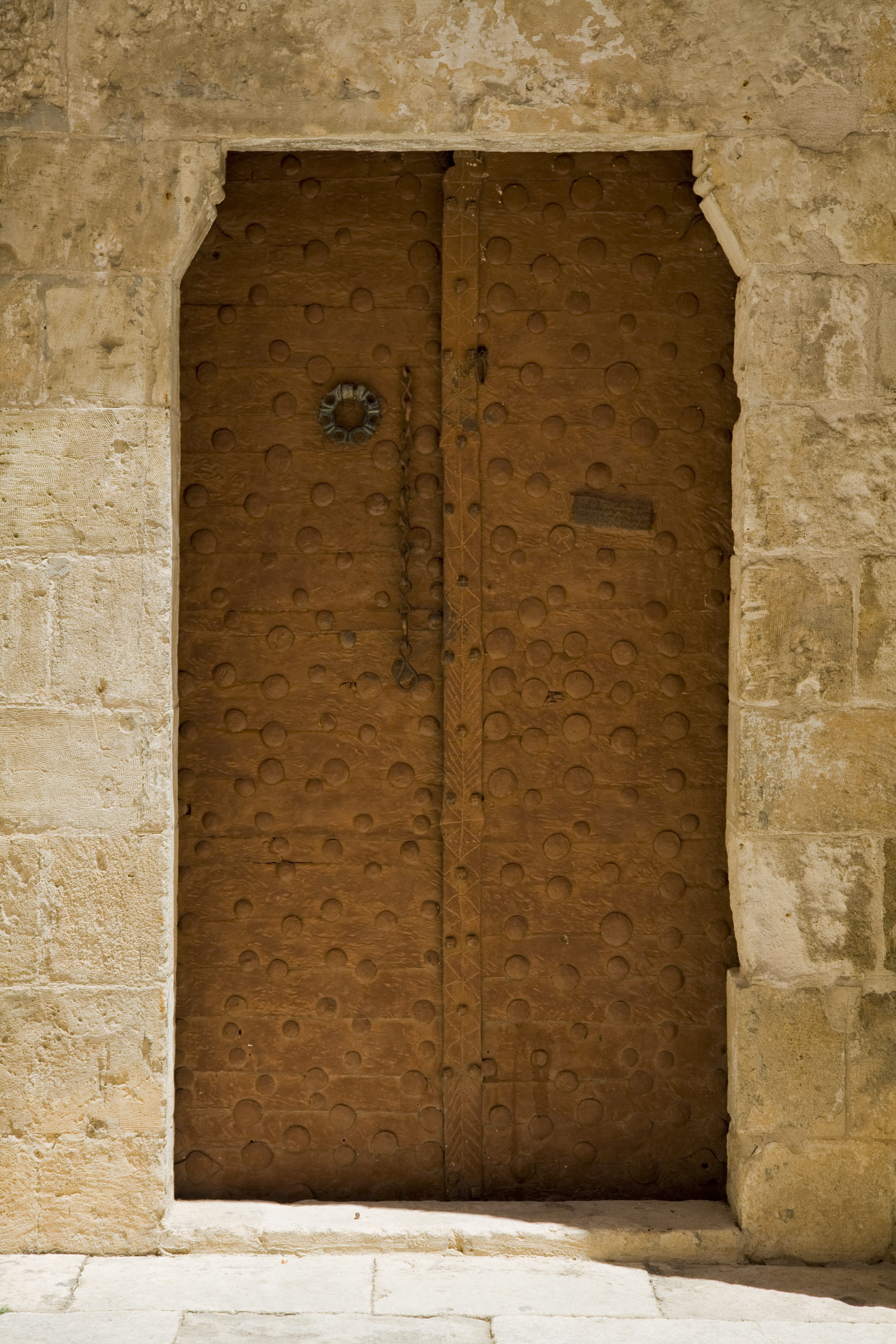 art, safety, turkey, on, day, built structure, building exterior, wall, the church of the forty, outdoors, the past, 4K, security, no people, mardin, entrance, Phone HD Wallpaper