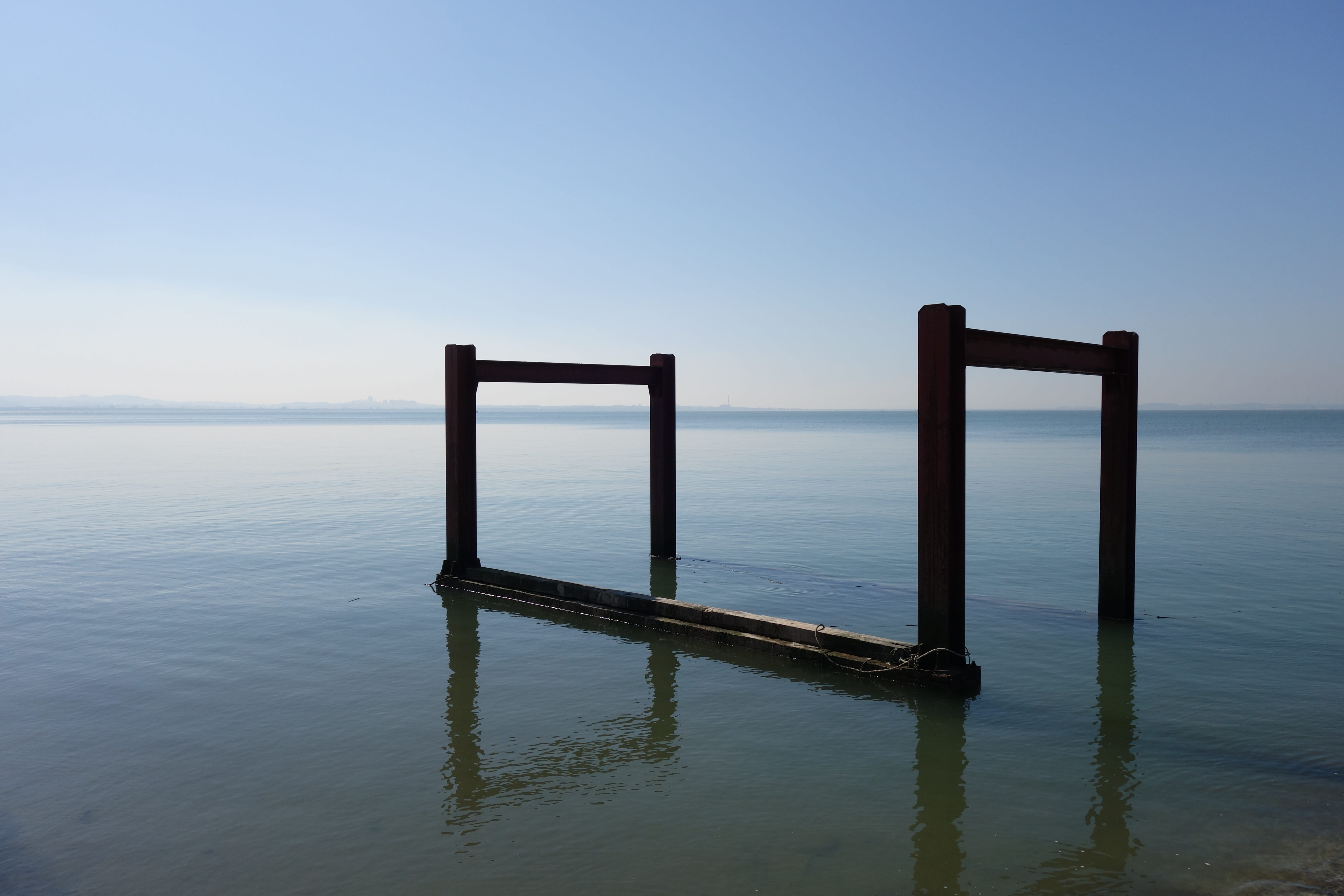 5K, horizontal, beauty in nature, unconscious, water, stop, reflection, wooden post, waterfront, tranquility, nature, sky, silence, abstract, non-urban scene, HD Wallpaper