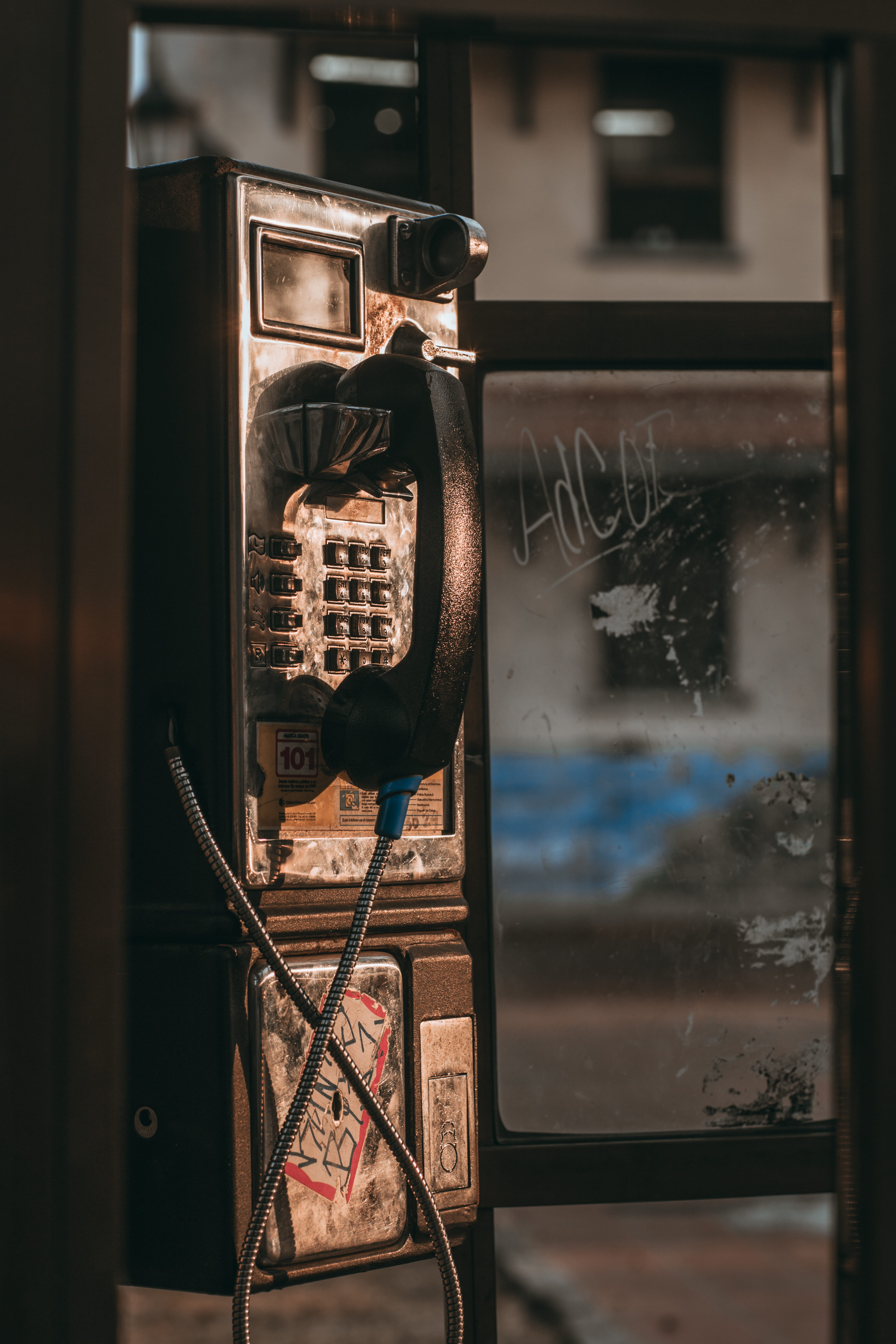 black, 5K, window, glass - material, vintage, phone, vending machine, outdoors, abandoned, town, no people, day, technology, street, glass, damaged, rusty, Phone HD Wallpaper