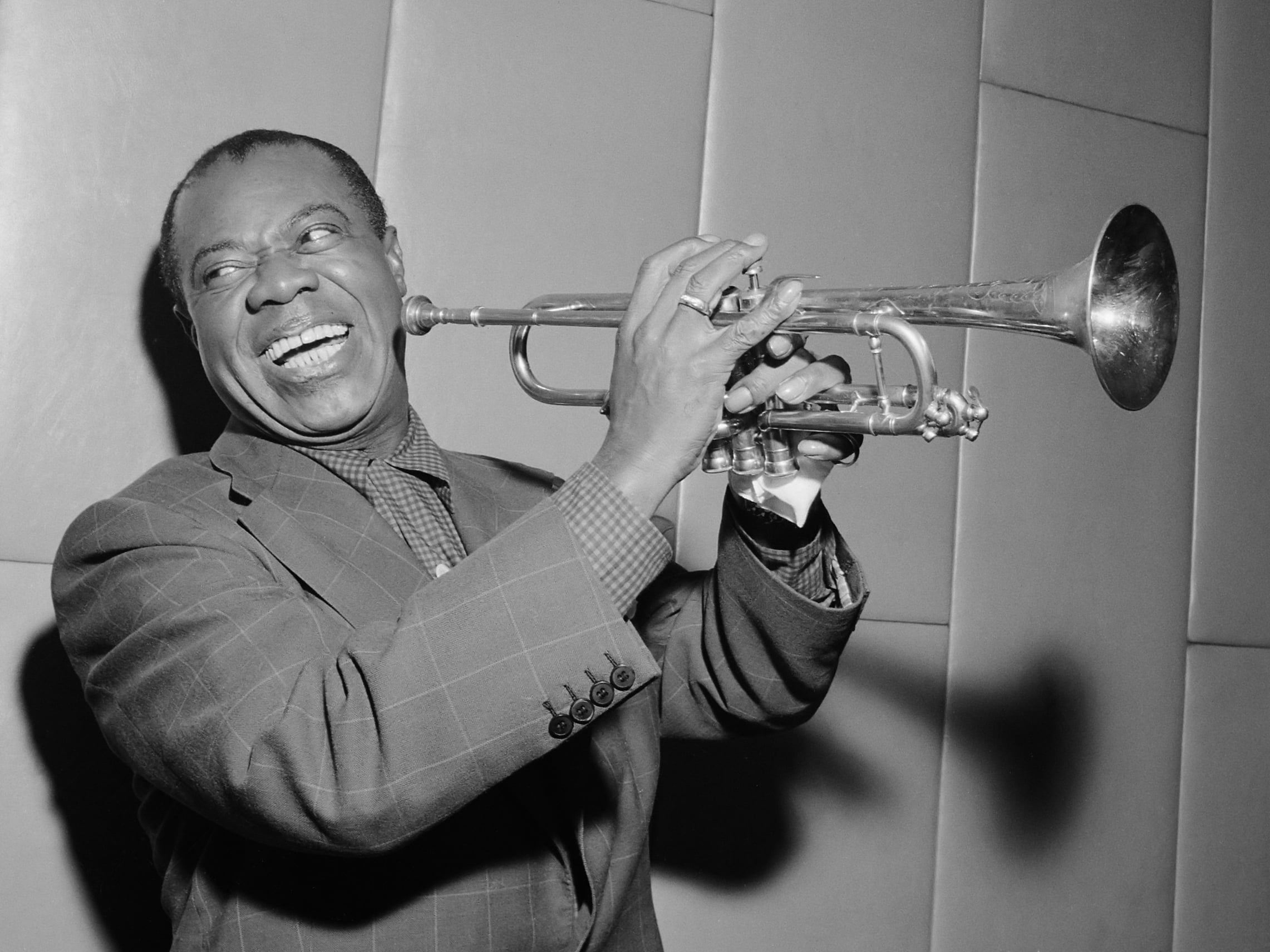 pipe, one person, men, brass Section, adult, mature men, indoors, bw, entertainment, brass, skill, musical Band, people, jazz, louie armstrong, sound, music, HD Wallpaper