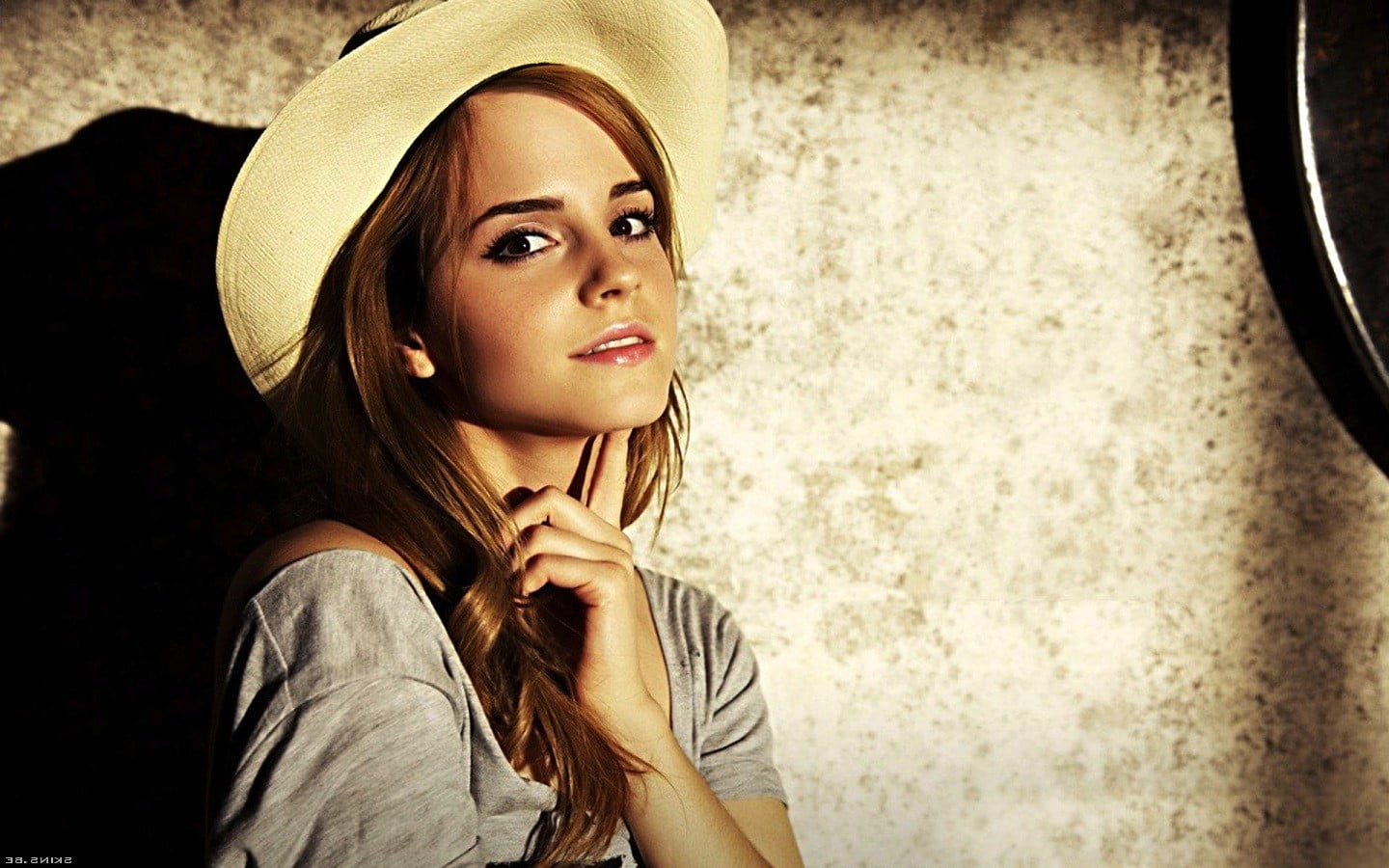 indoors, actress, retro styled, Emma Watson, hairstyle, looking at viewer, fashion, looking away, one person, young adult, contemplation, portrait, beautiful woman, HD Wallpaper