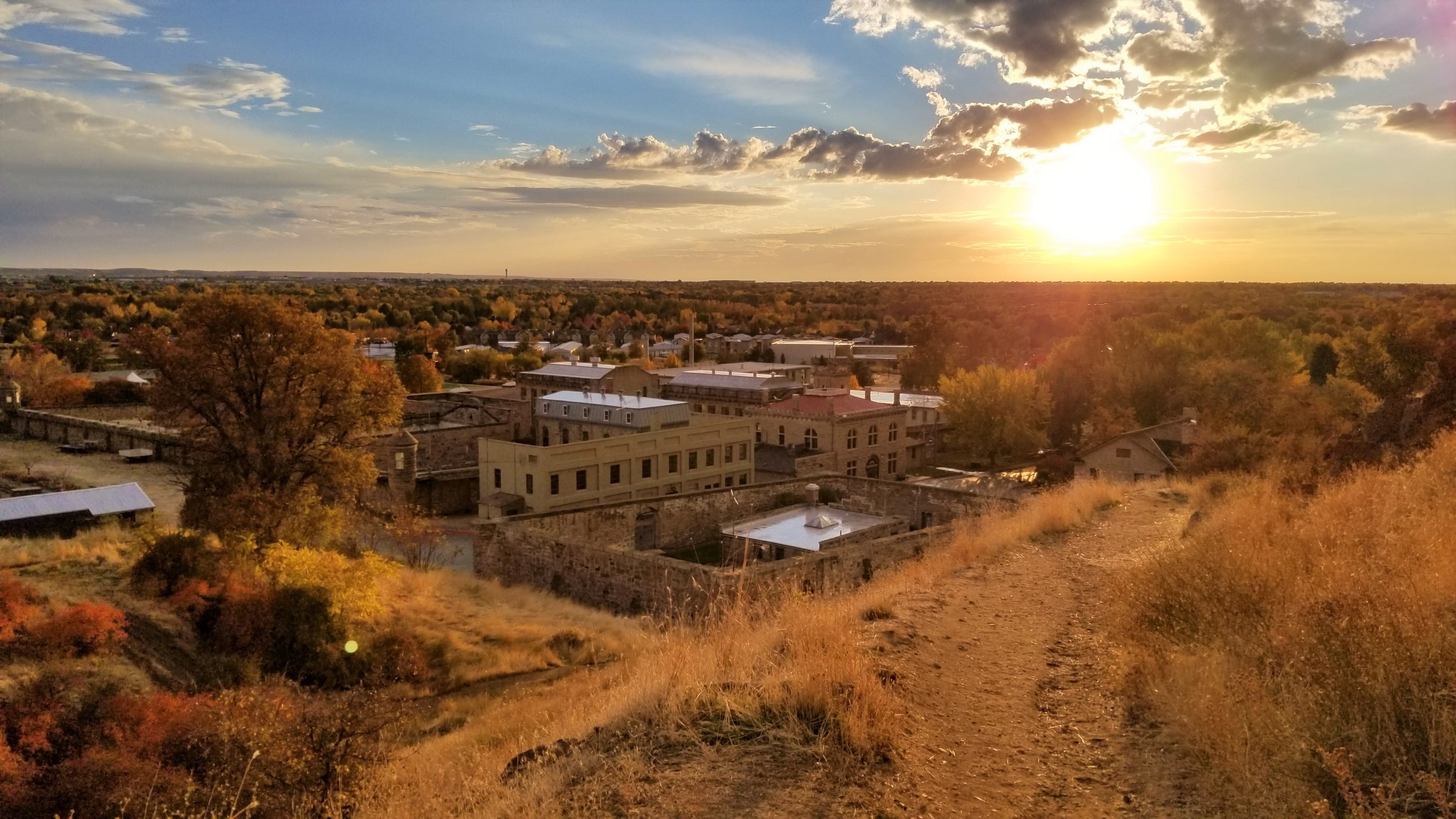 nature, building, 2455 old penitentiary rd, high angle view, ruined, no people, cloud - sky, architecture, tree, plant, landscape, sun, united states, boise, HD Wallpaper