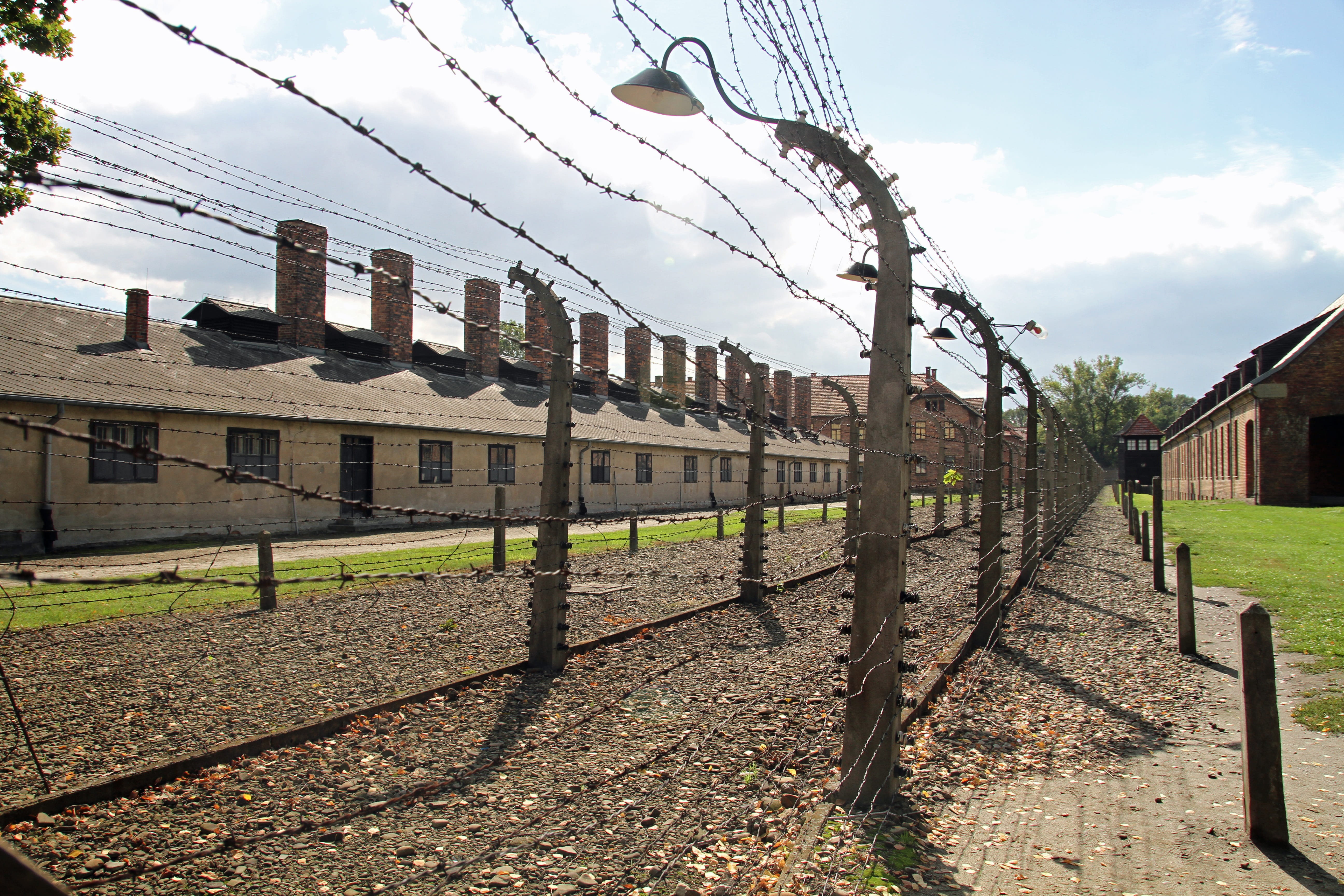 safety, Buildings, poland, Auschwitz, architecture, barrier, War, fences, house, fence, photography, cable, track, outdoors, boundary, Poland, built structure, HD Wallpaper