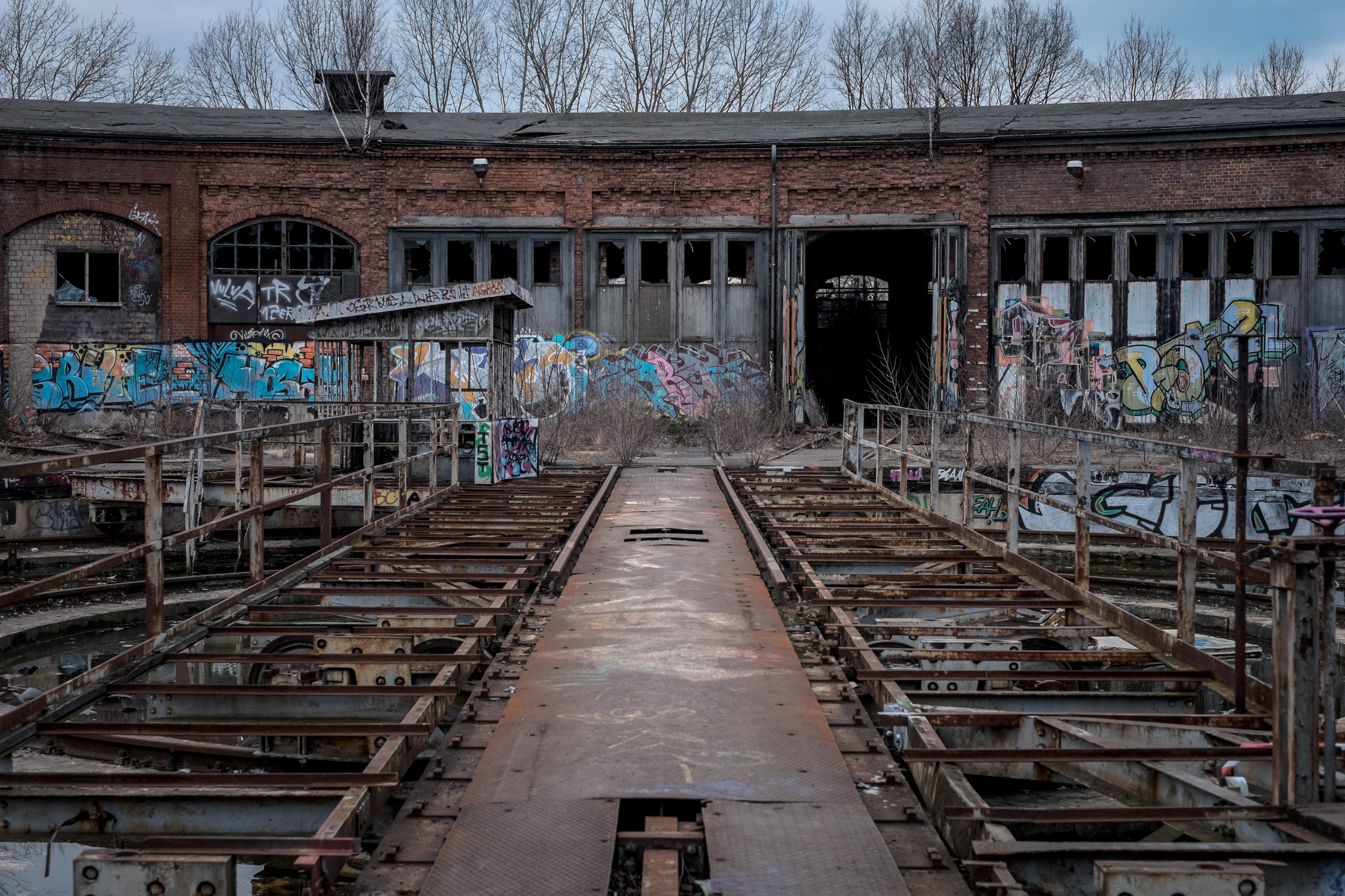 metal, grills, factory, weathered, decay, building, building exterior, ruined, industrial, deterioration, bare tree, ruins, 4K, rail transportation, obsolete, HD Wallpaper