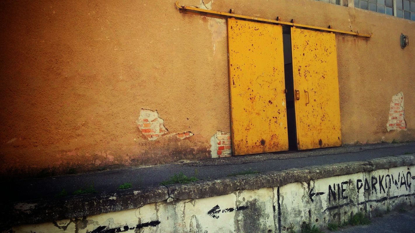 wooden, day, text, outdoors, yellow, 720P, black, no people, arrows, creativity, city, building exterior, nature, graffiti, old building, messy, cabinet, HD Wallpaper