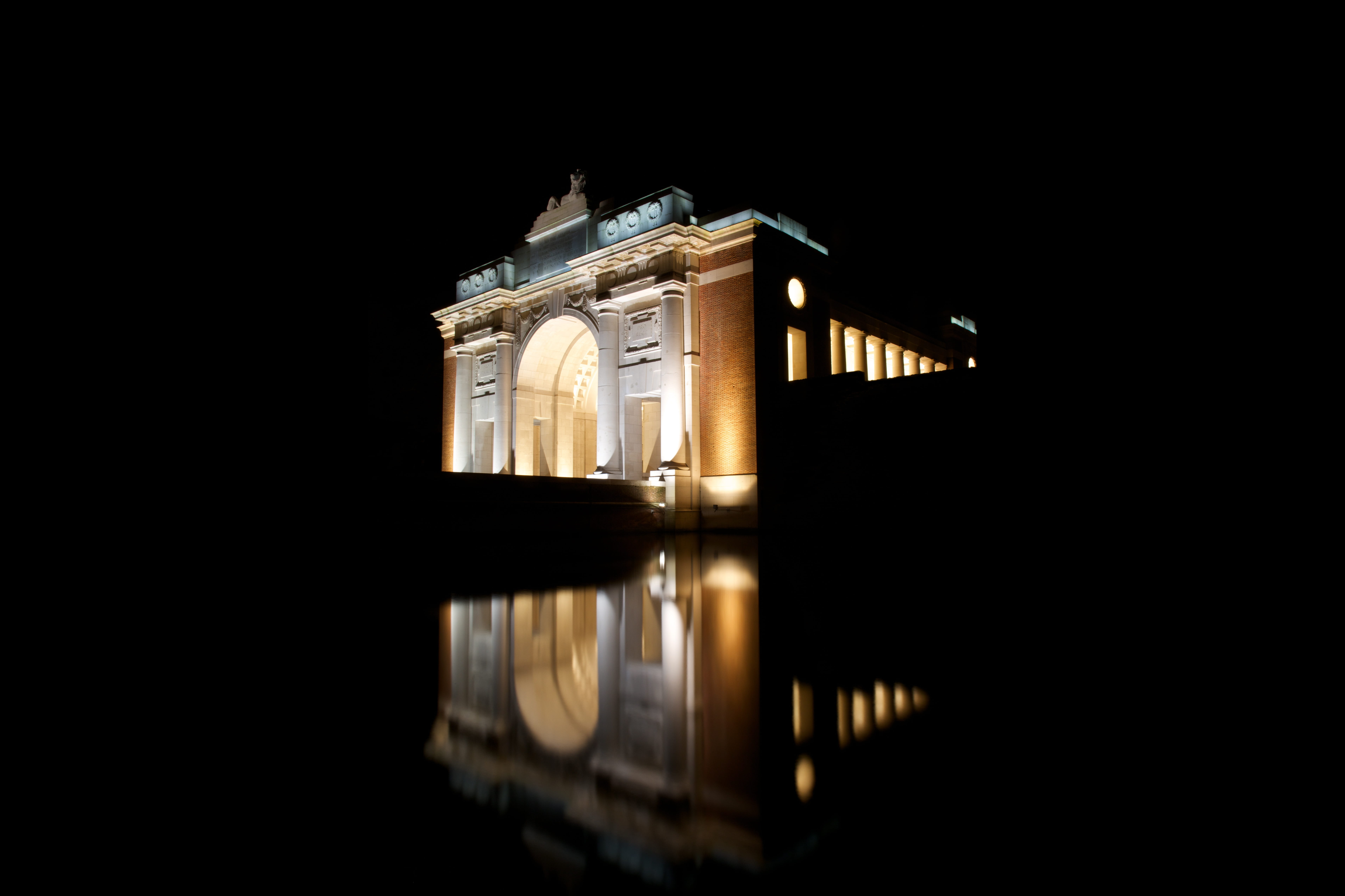 place of worship, building, copy space, low angle view, ieper, travel destinations, nature, built structure, no people, menin gate, ww1, symbol, 1918, history, HD Wallpaper