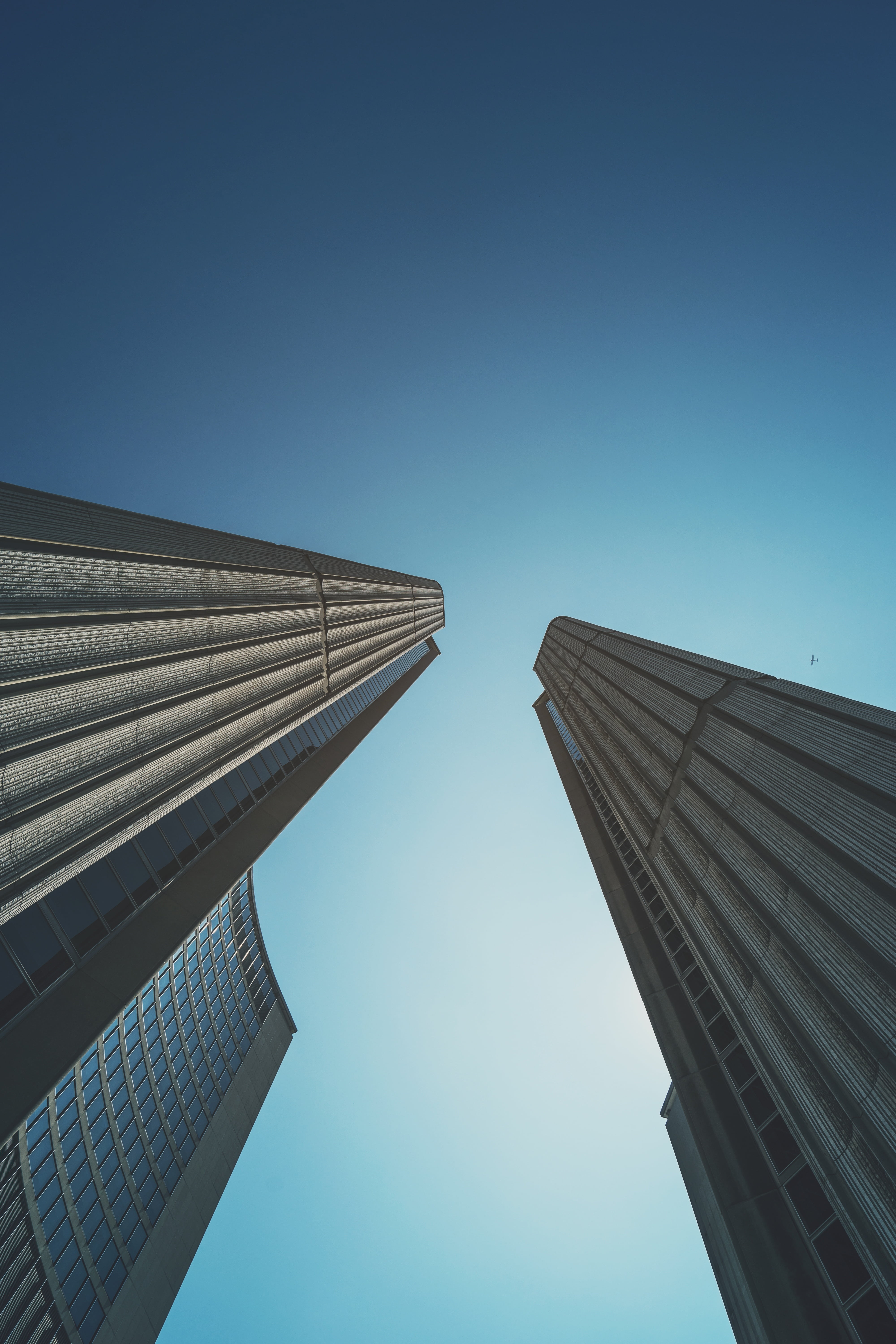 nature, blue, design, copy space, canada, skyscraper, white, centre, directly below, architecture, new city hall, contemporary, building, building exterior, Phone HD Wallpaper