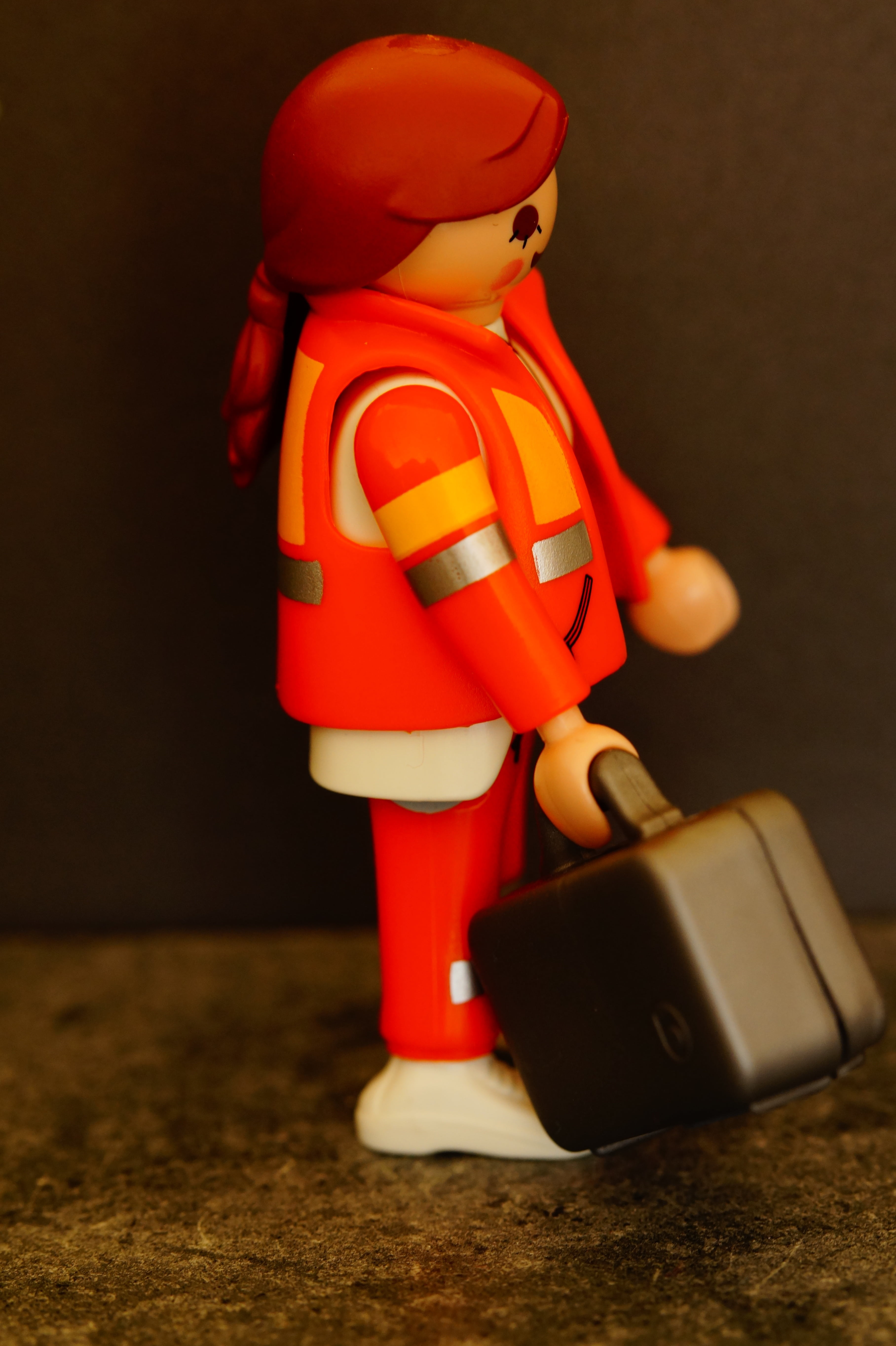 still life, medic, representation, child, play mobile figure, work clothes, doctor bags, technology, table, hospital, focus on foreground, save, ambulance, Phone HD Wallpaper