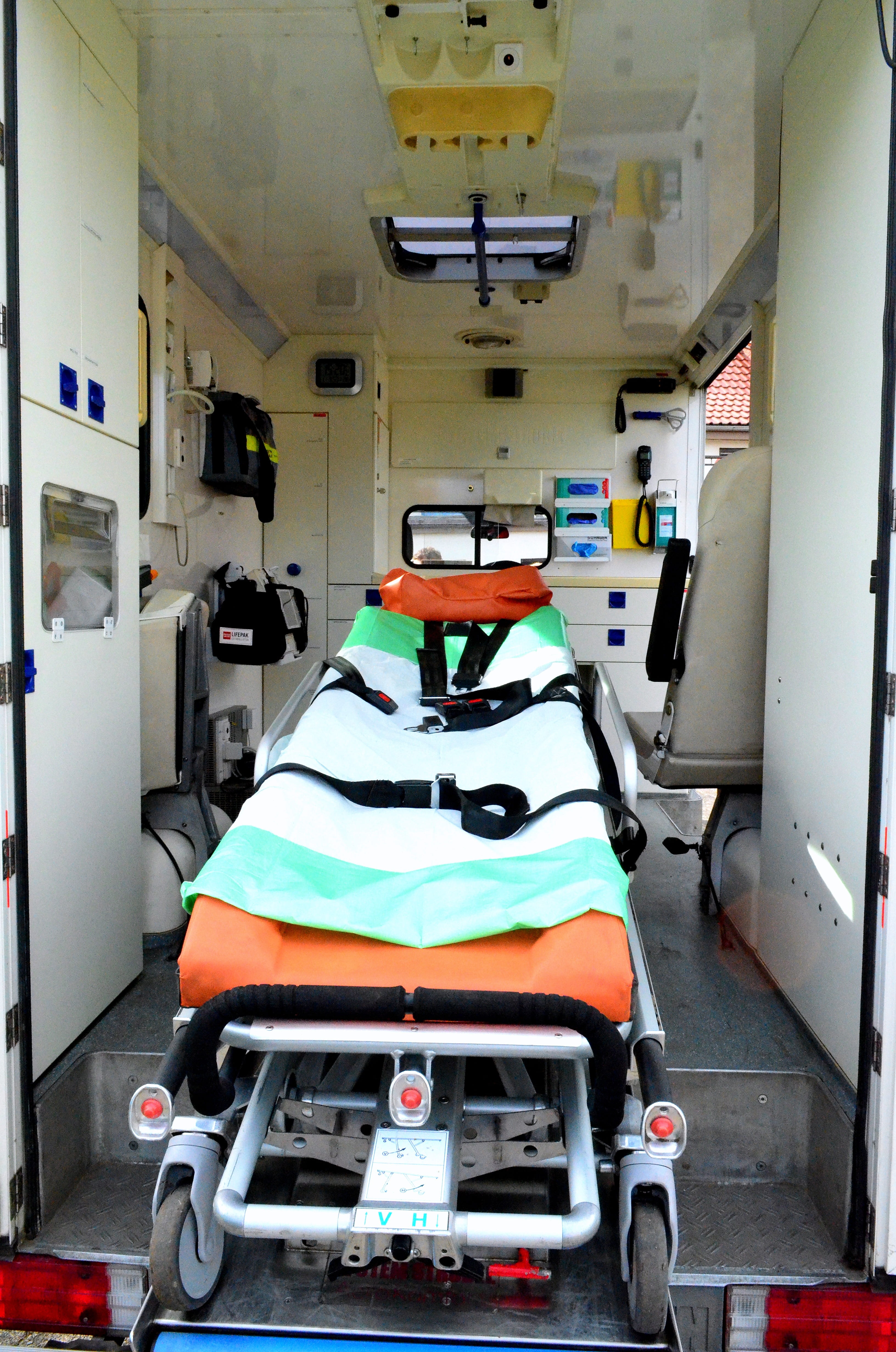 empty, ambulance service, ambulance, technology, occupation, car, mode of transportation, medical equipment, bed, vehicle interior, hospital, rescue, transportation, Phone HD Wallpaper