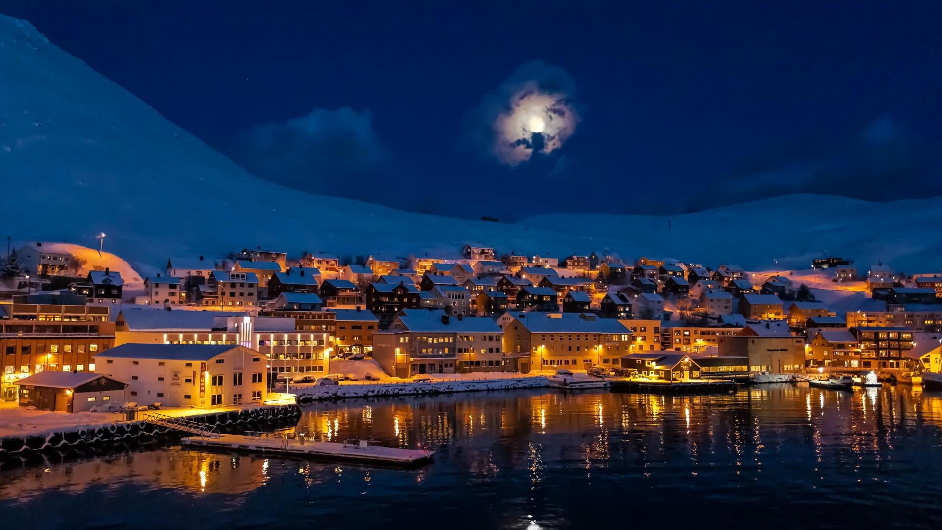 reflection, town, evening, residential district, water, cityscape, dusk, cloud - sky, building, building exterior, night, sea, moon, sky, tourist attraction, HD Wallpaper
