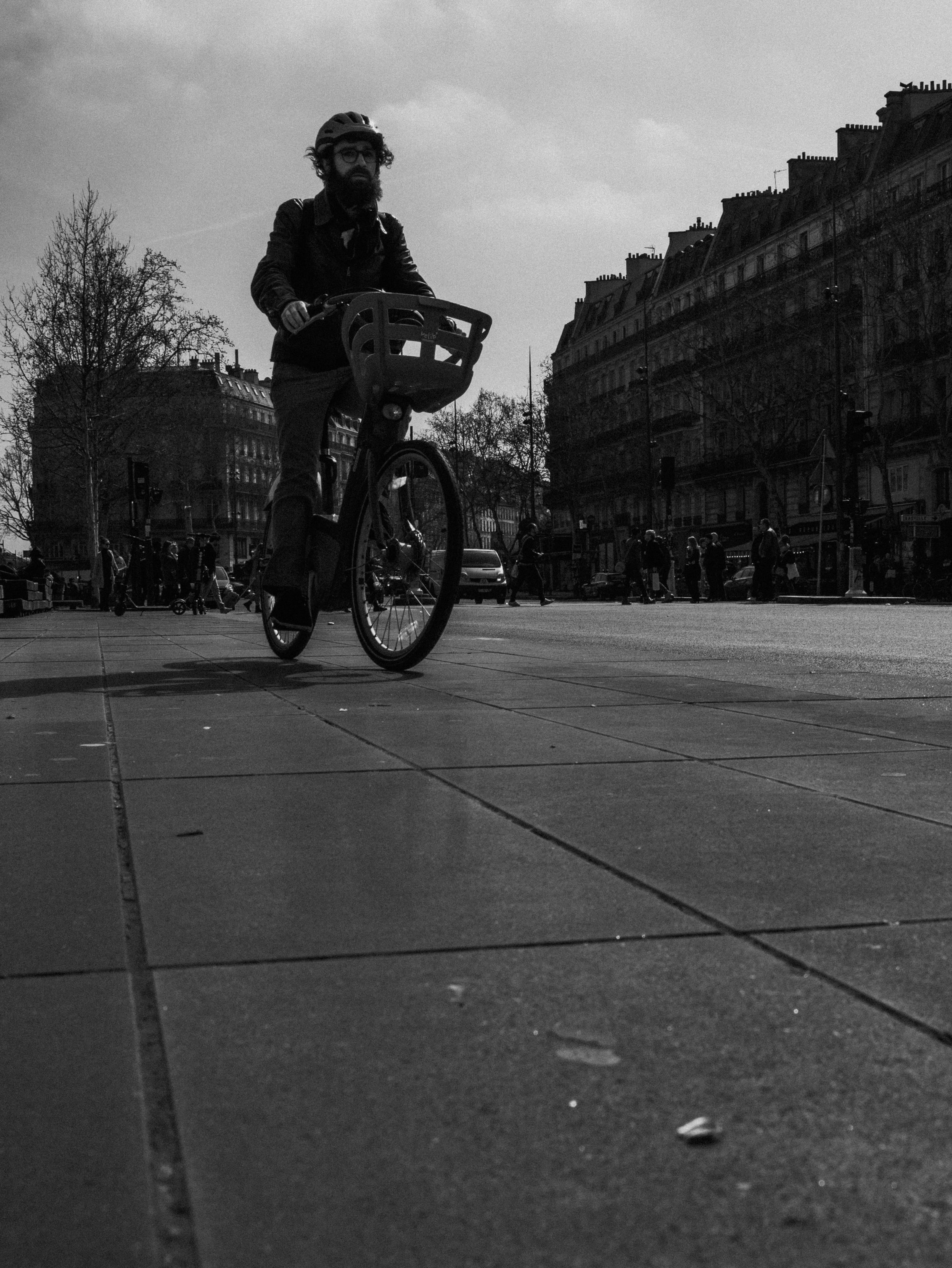 mode of transportation, cold, real people, built structure, cyclist, lifestyles, riding, land vehicle, stone, human, transportation, bicycle, sport, building exterior, Phone HD Wallpaper