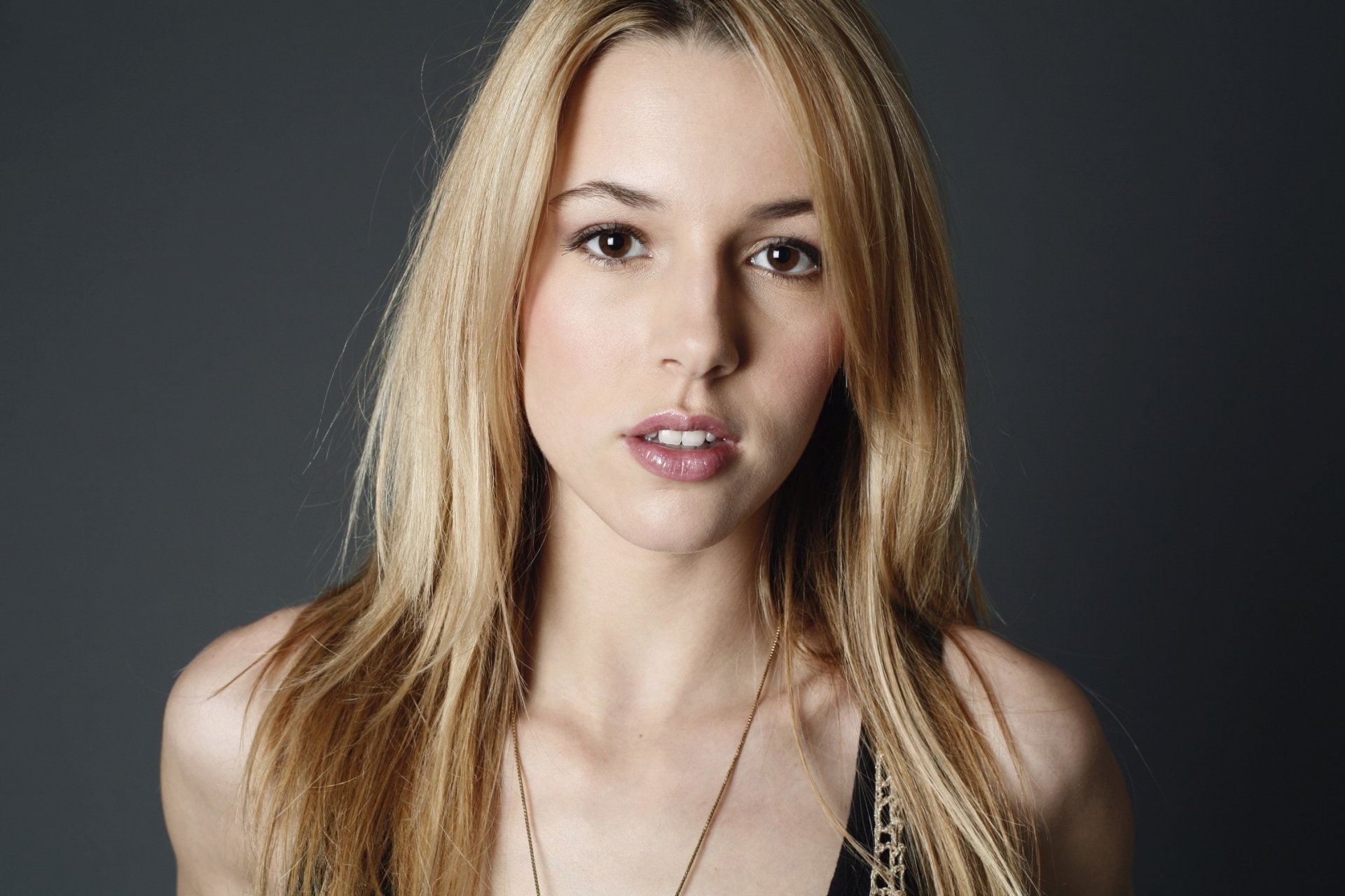 Singers, Alona Tal, 1080P, HD Wallpaper