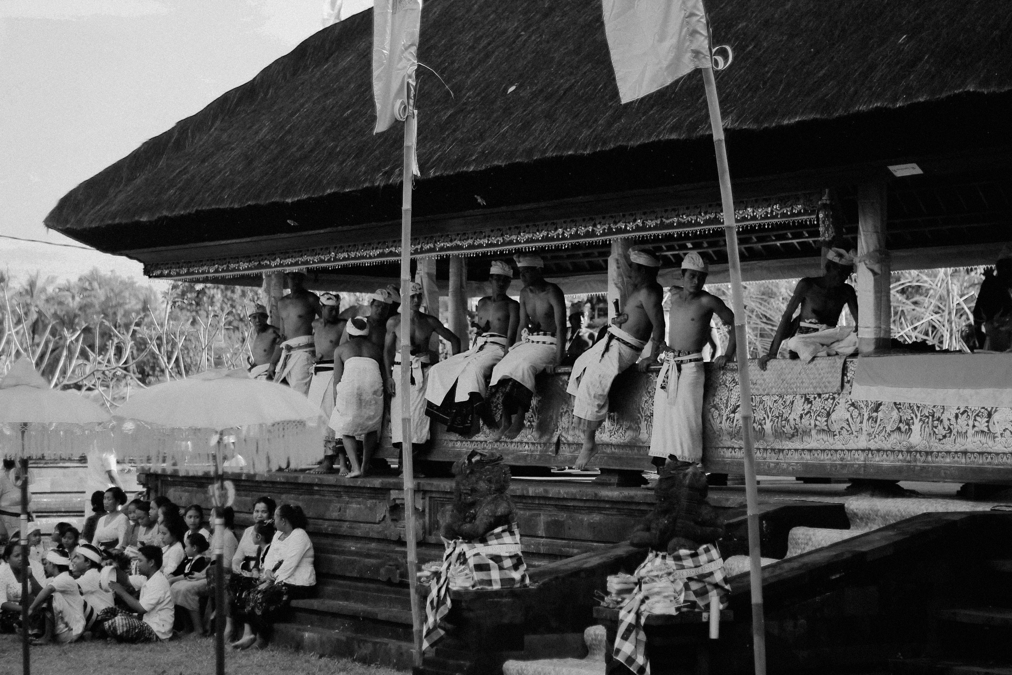 real people, grayscale, photo, architecture, human, indonesia, building, men, visit, group, person, women, built structure, group of people, building exterior, HD Wallpaper