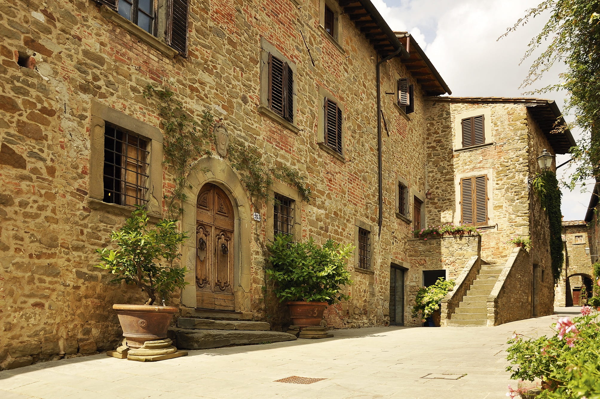 the mediterranean sea, brick, facade, summer, Italy, outdoors, building, potted plant, courtyard, architecture And Buildings, Architecture, monuments, city, HD Wallpaper