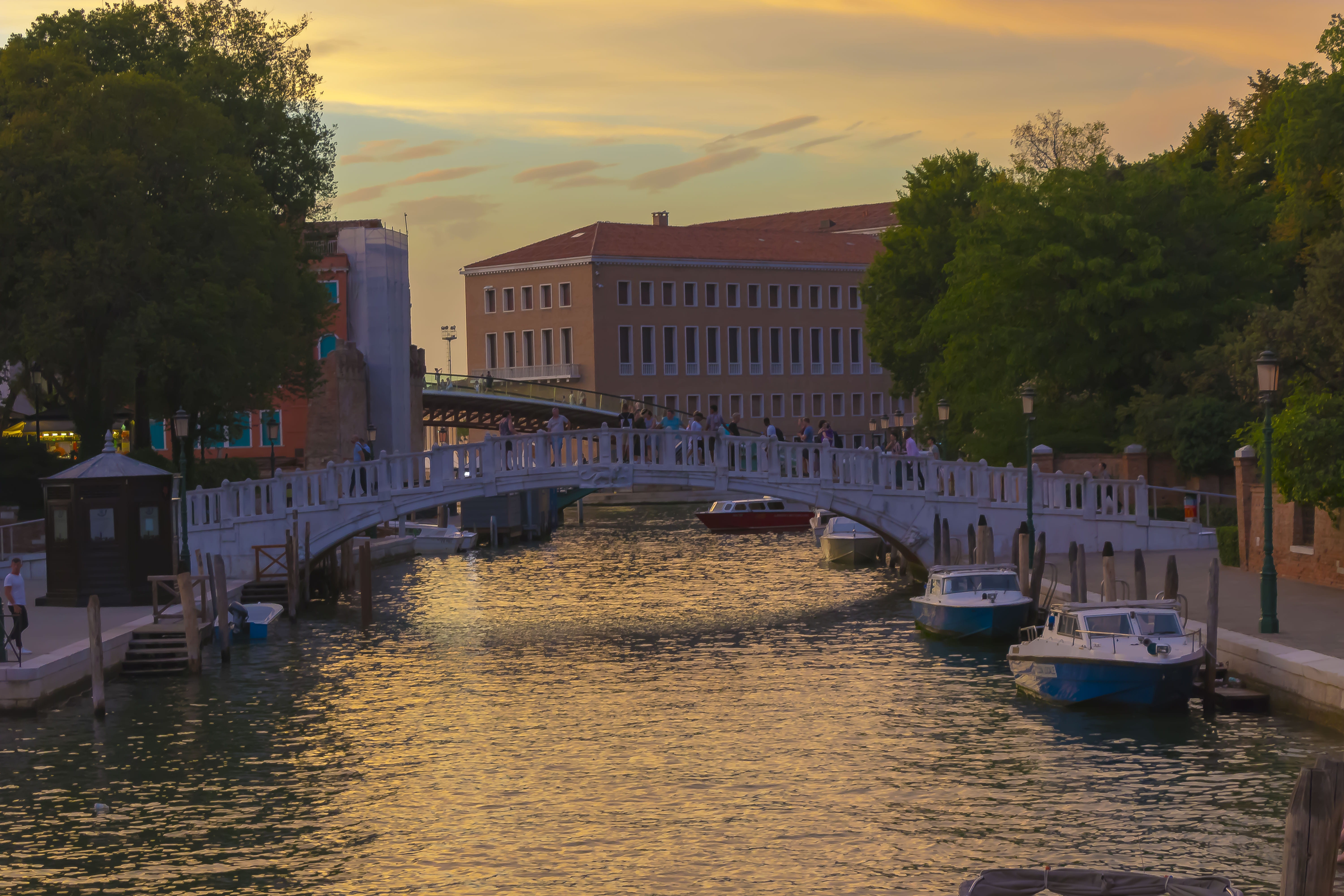 waterfront, sky, plant, balcony, arcades, arcade, old houses, nature, shutters, tree, holidays, mode of transportation, building, boat, transportation, HD Wallpaper