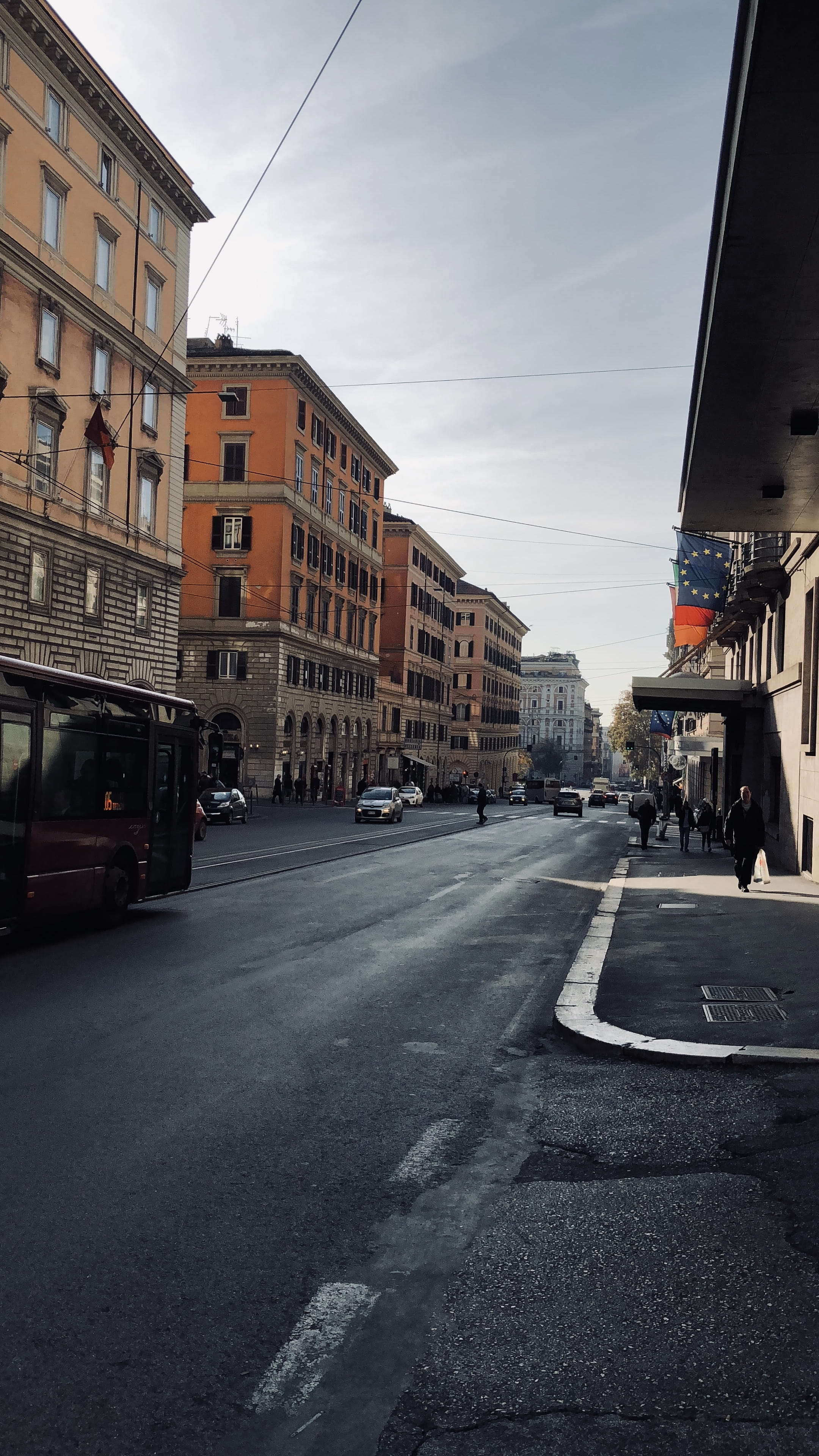 sign, symbol, mode of transportation, nature, Italy, land vehicle, architecture, transportation, cloud - sky, 4K, building exterior, Capital, road marking, Phone HD Wallpaper