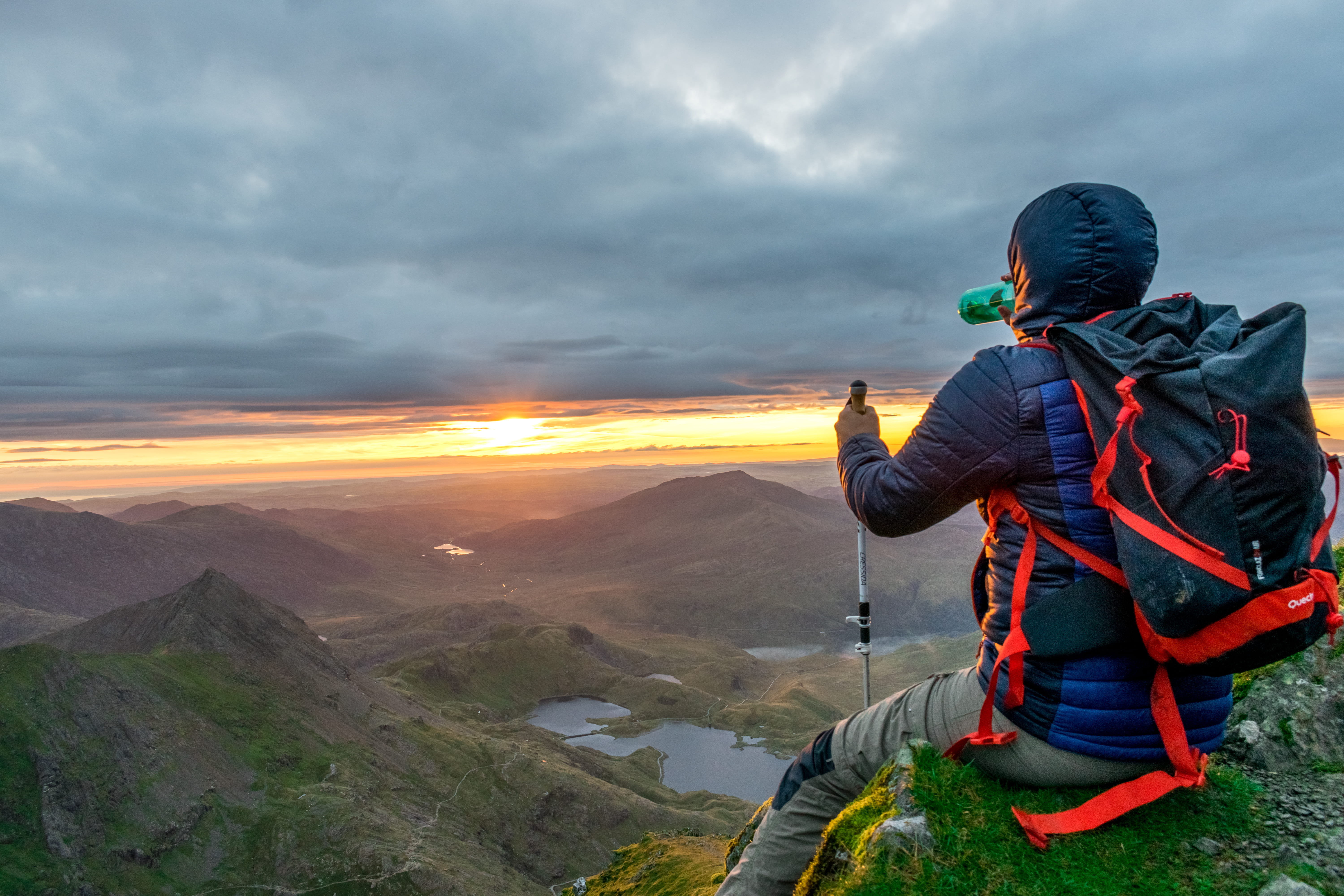 sitting, activity, rear view, mountain, cliffhanger, person, clouds, hood - clothing, cloudy, nature, outdoors, hiking, snowdonia mountain, valley, hill, HD Wallpaper