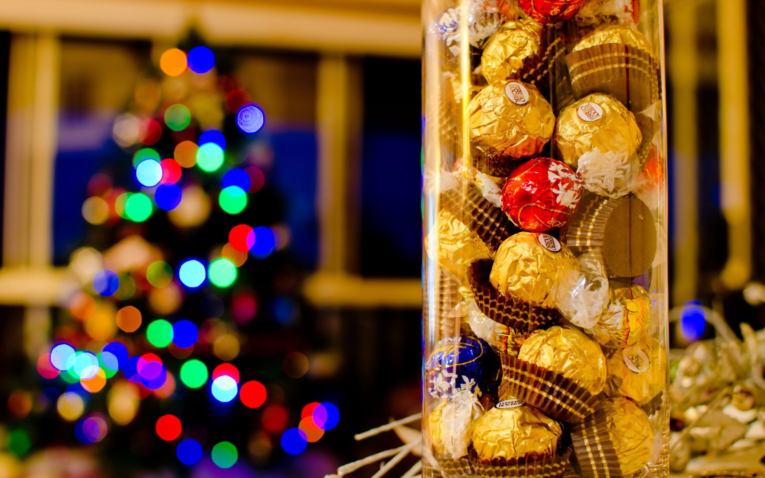 night, focus on foreground, food, pack, box, holiday, year, christmas tree, ornate, ferrero, 2K, winter, store, roche, christmas, decorating, variation, HD Wallpaper