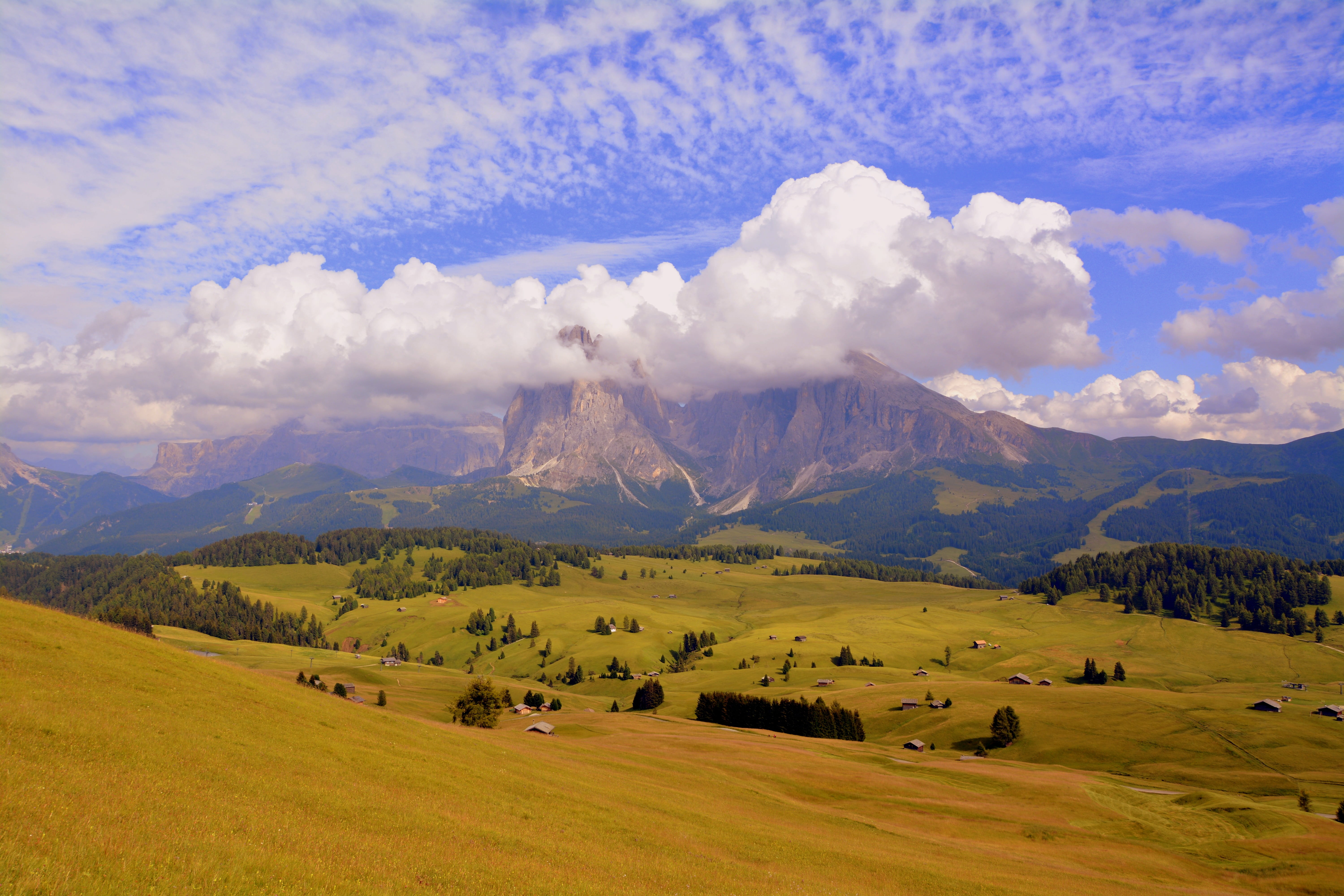 tranquil scene, non-urban scene, land, tranquility, beauty in nature, prato, mountain, scenics - nature, mountain range, idyllic, clouds, sky, prairie, HD Wallpaper