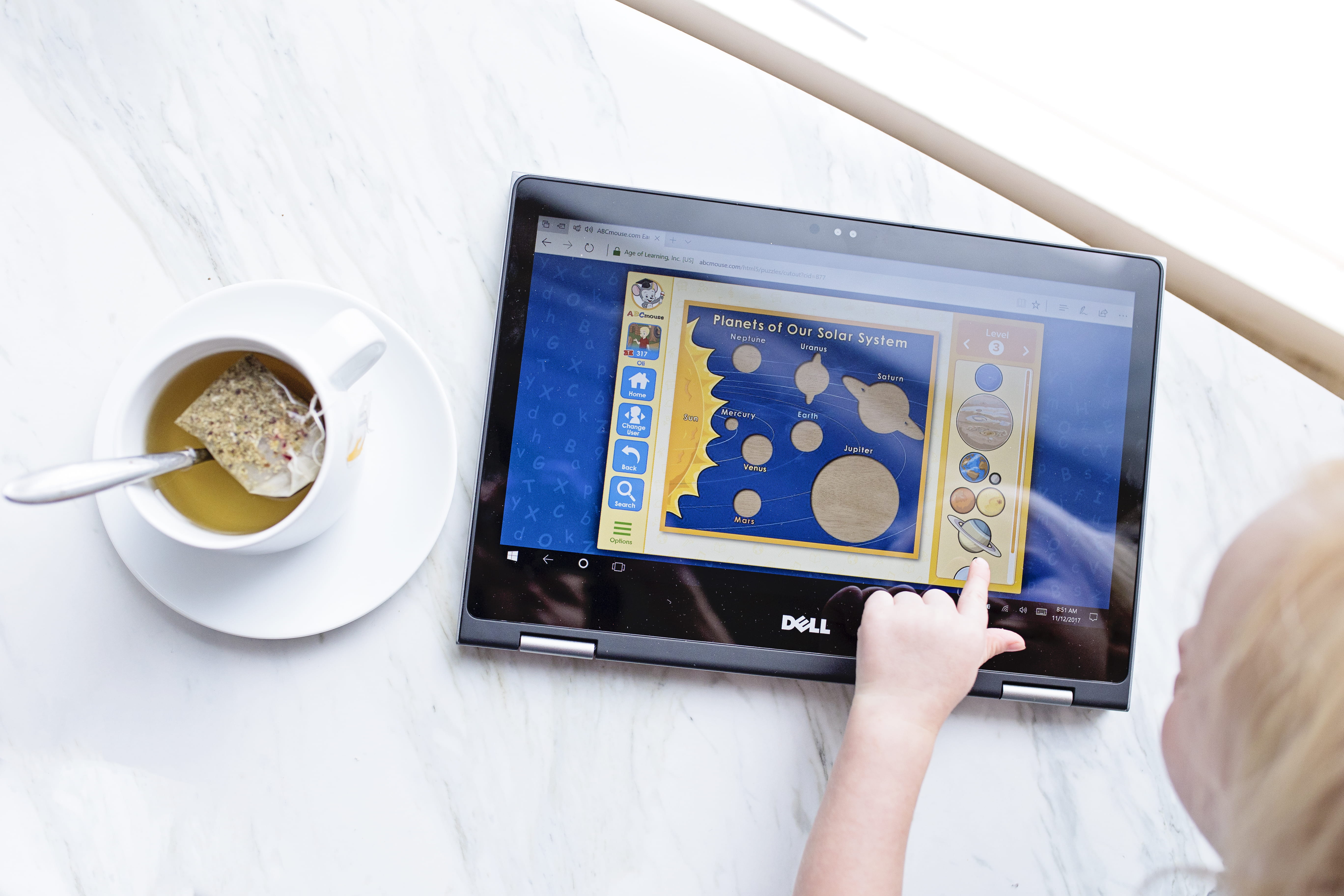 kid, wireless technology, table, dell, coffee - drink, hand, learn, learning, black, cup, blur, high angle view, human hand, close-up, tray, child, equipment, HD Wallpaper